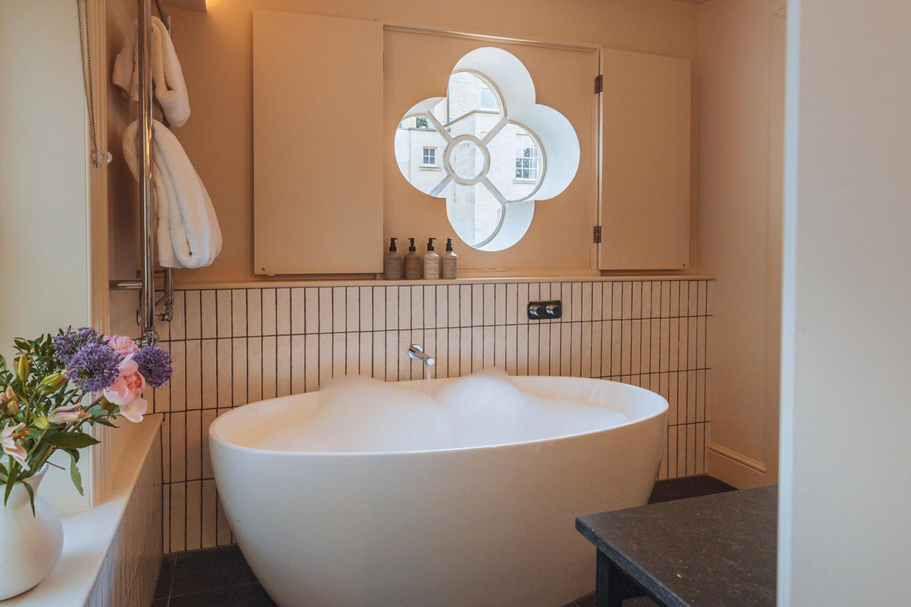 Coach House Large Guest Room