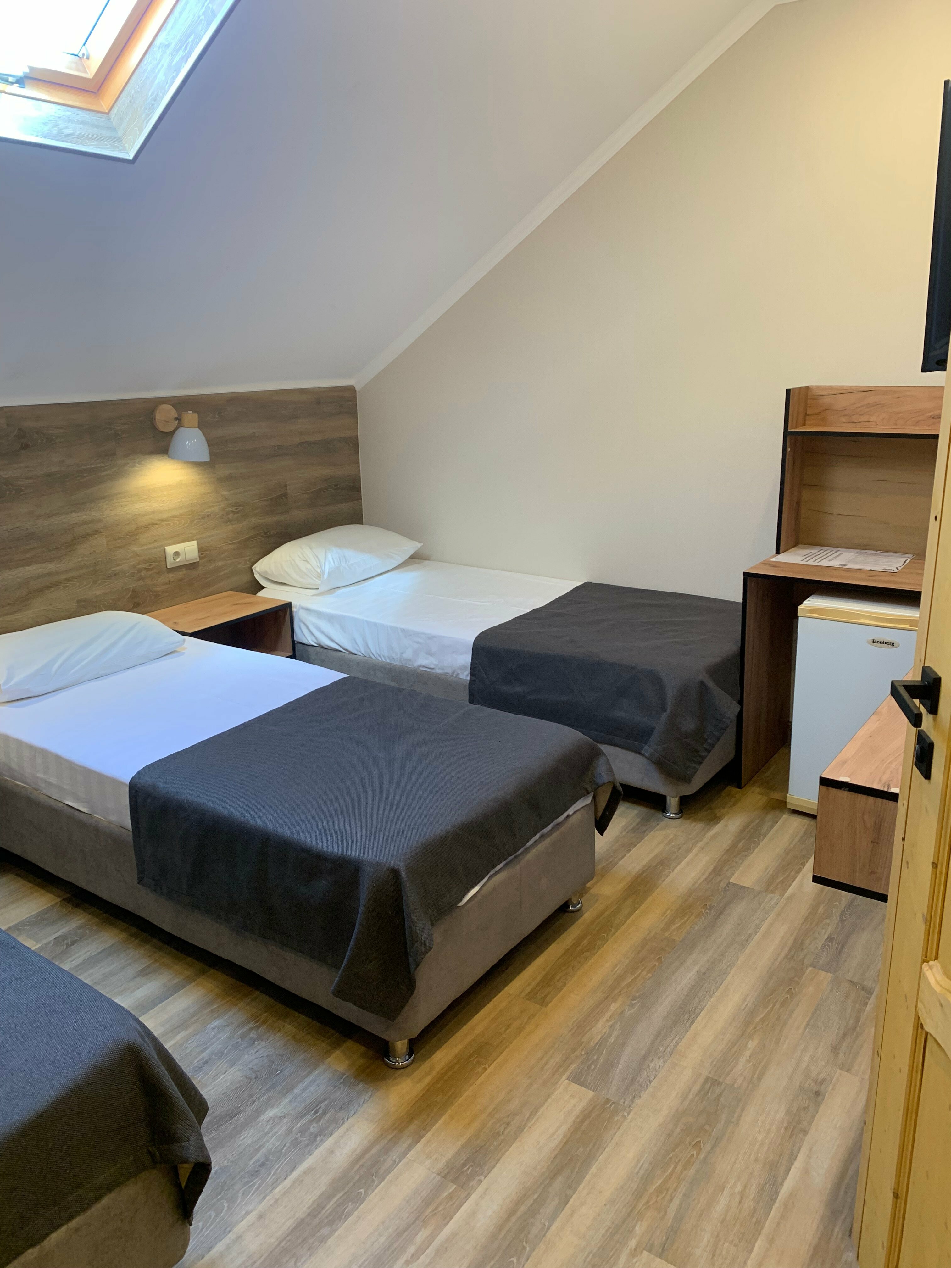 Трехместный номер эконом-класса