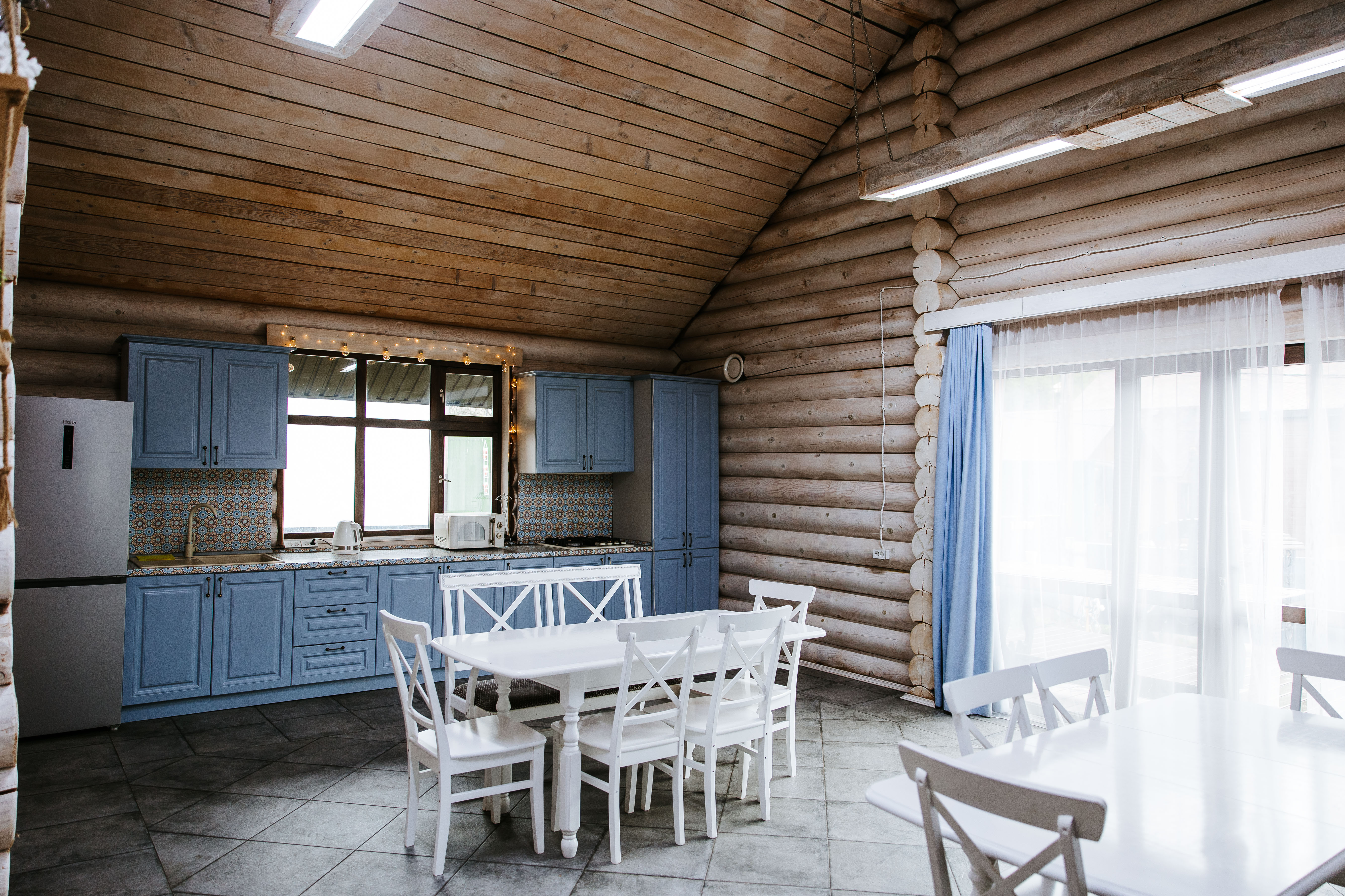 Дом с бассейном