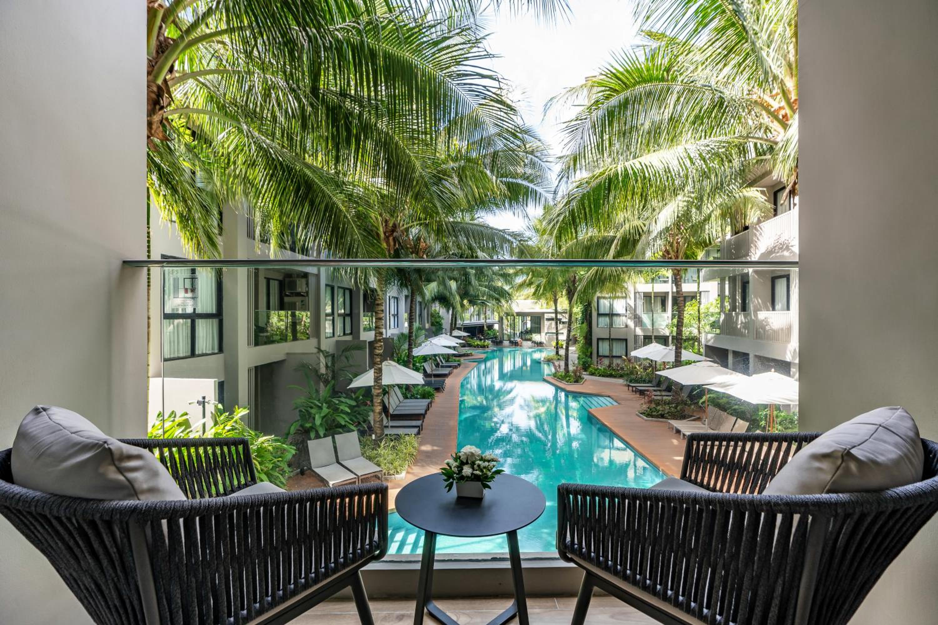 Grand Deluxe Suite Pool View