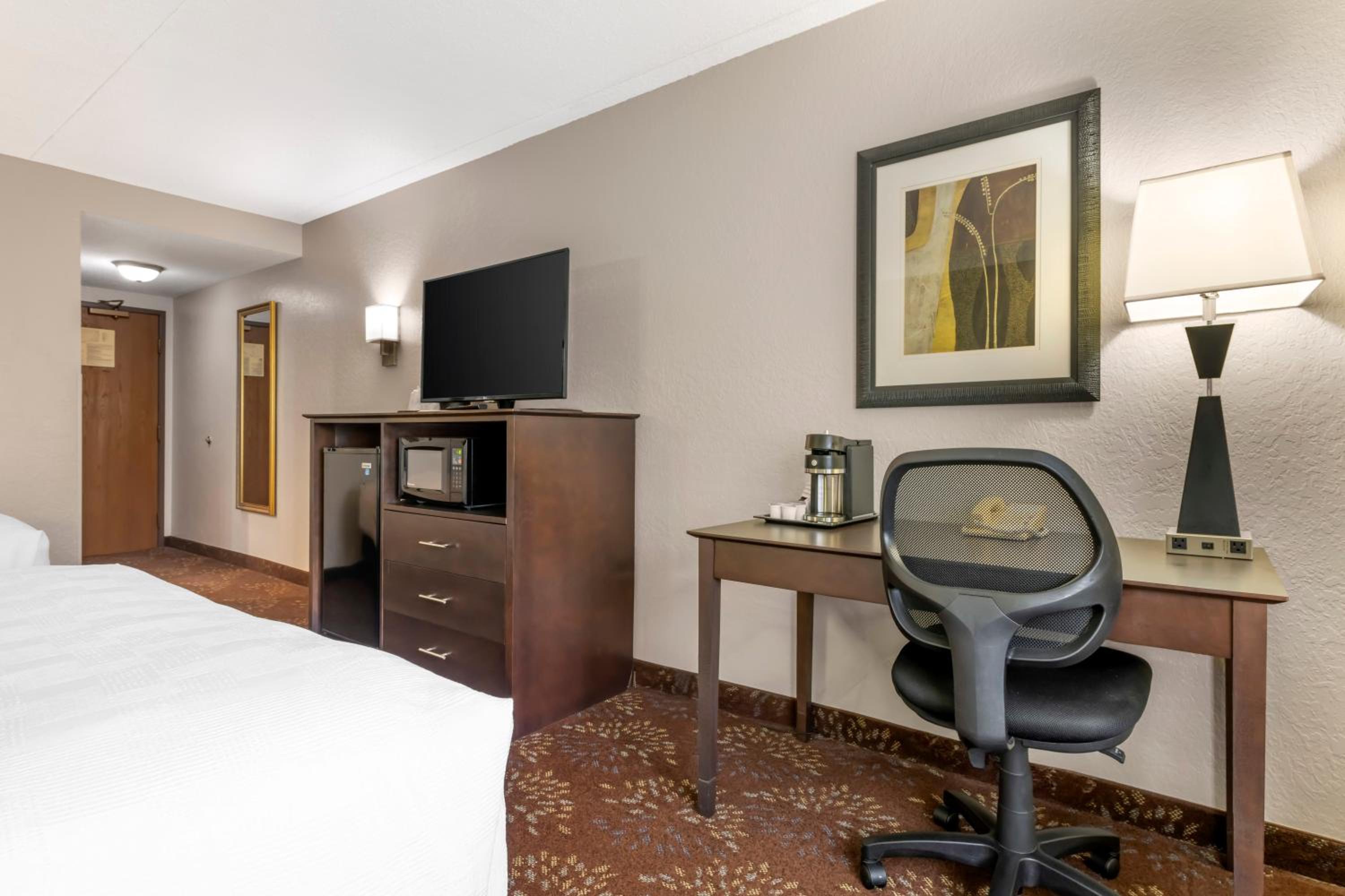 Queen Room with Two Queen Beds - Non-Smoking
