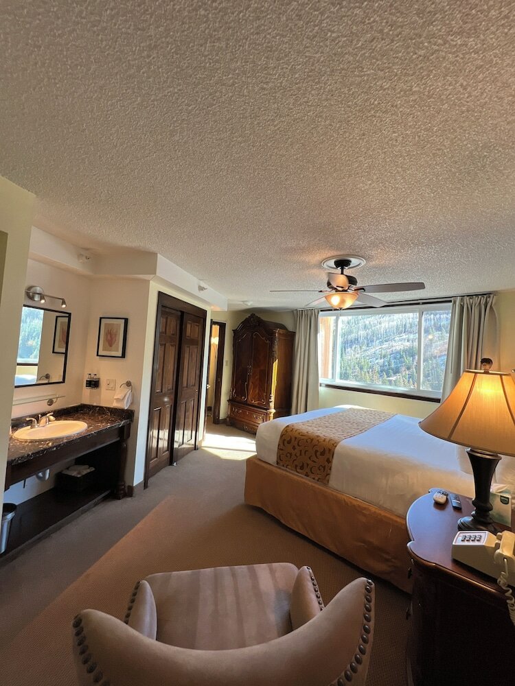 Family Penthouse, Multiple Bedrooms, Mountain View