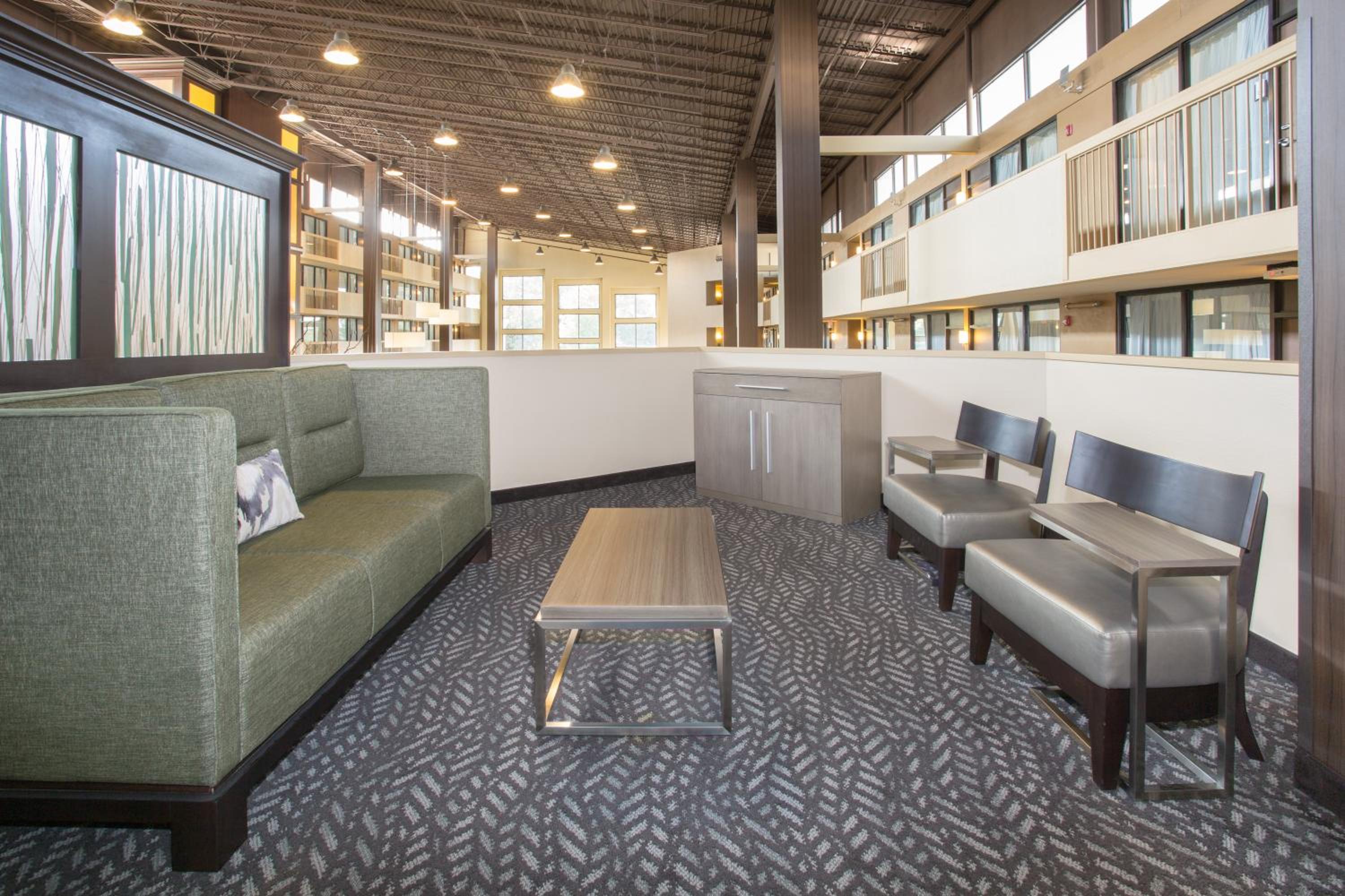 King Suite - Non-Smoking