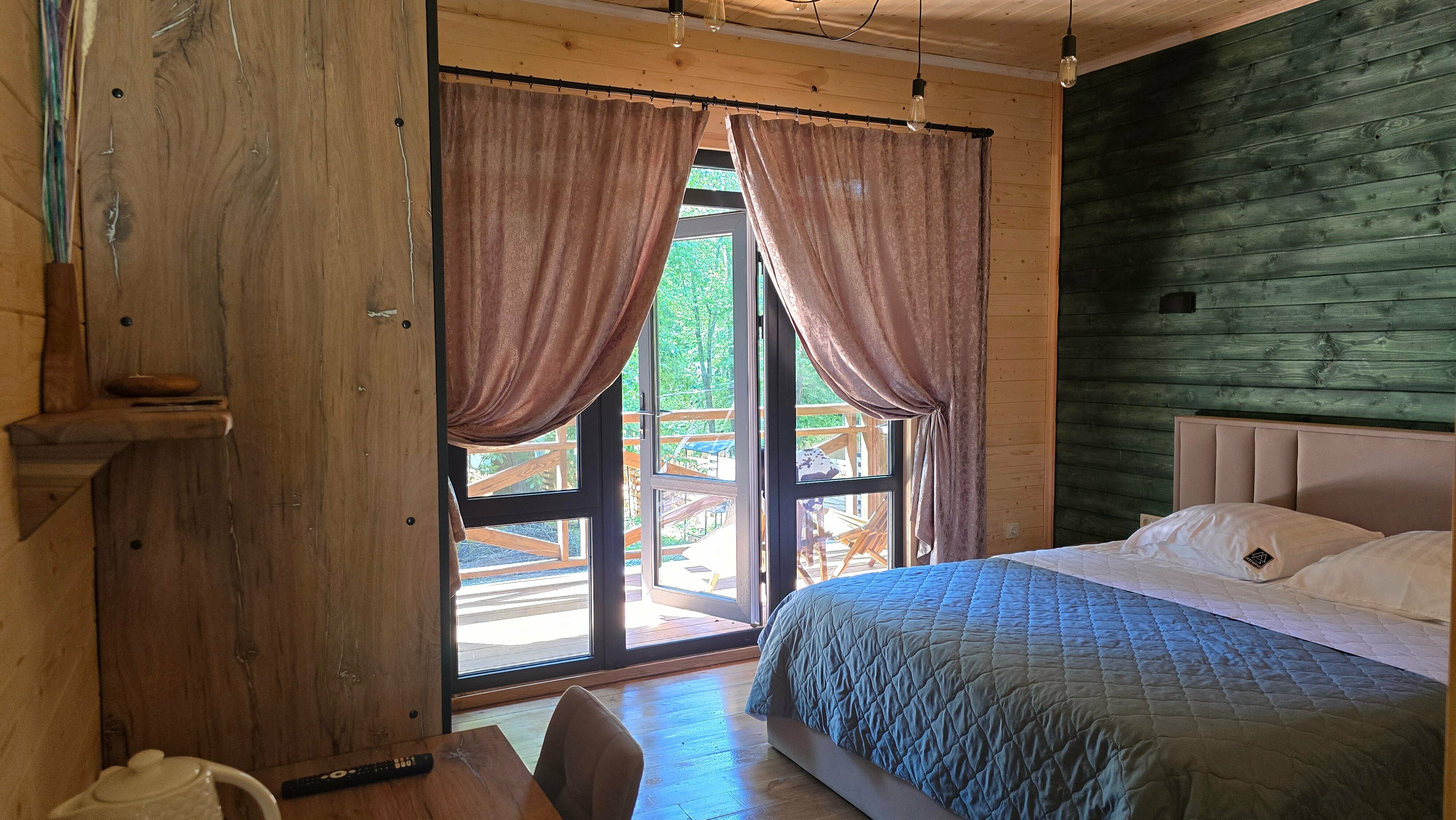 Двухместный номер Делюкс с 1 кроватью или 2 отдельными кроватями и балконом