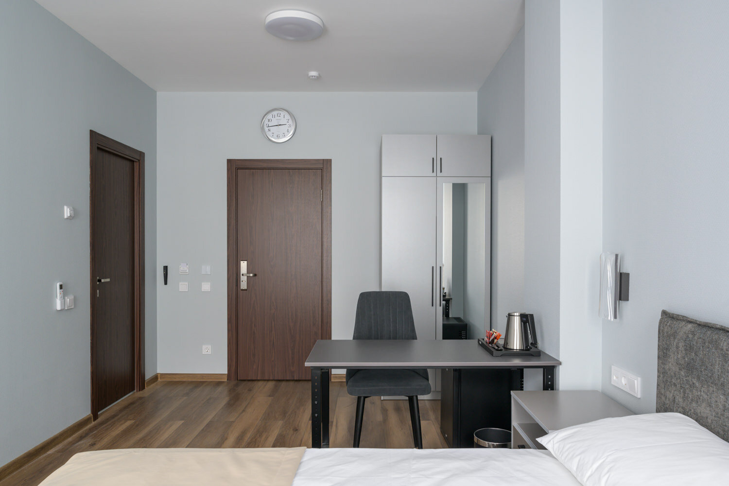 Классик с двуспальной кроватью №1