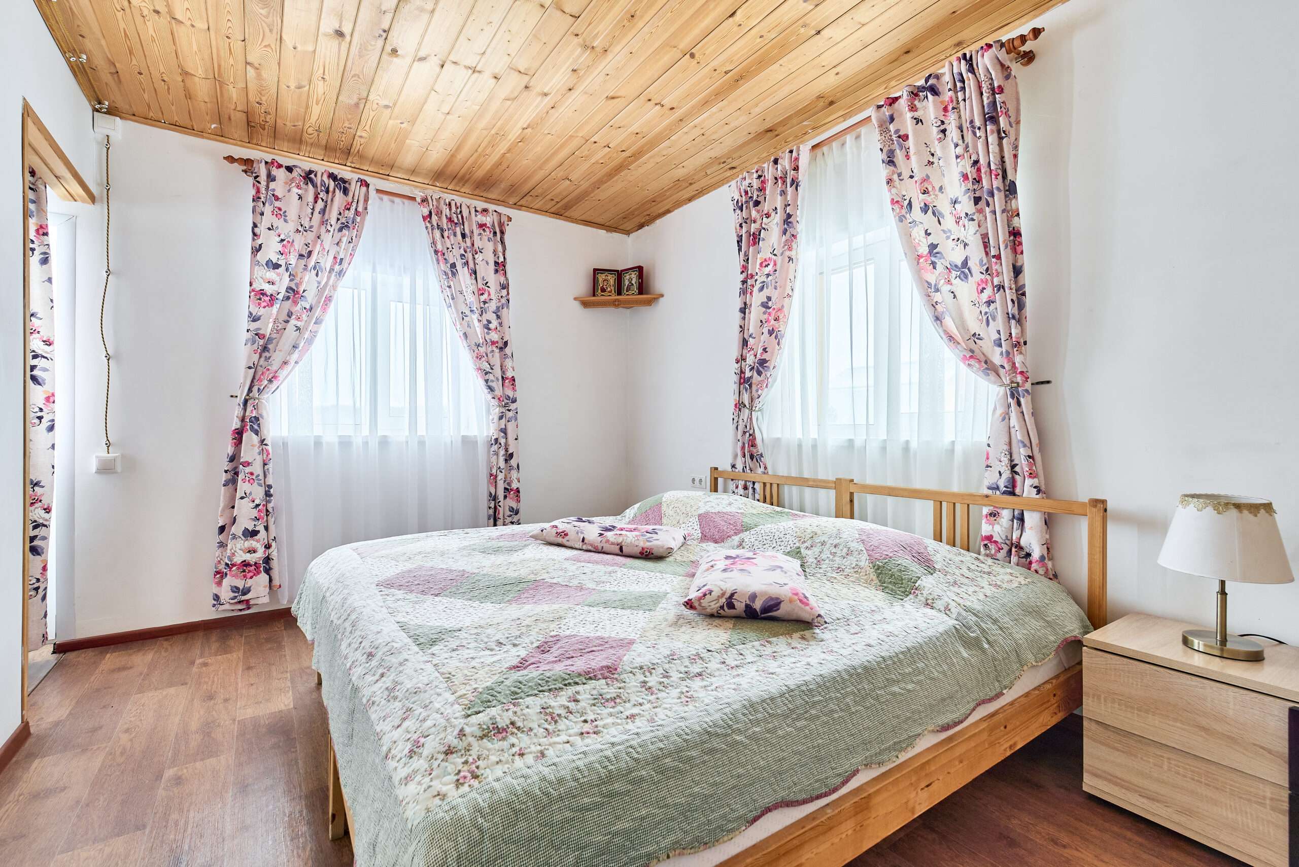 Апартаменты на 4-х гостей с выходом в сад