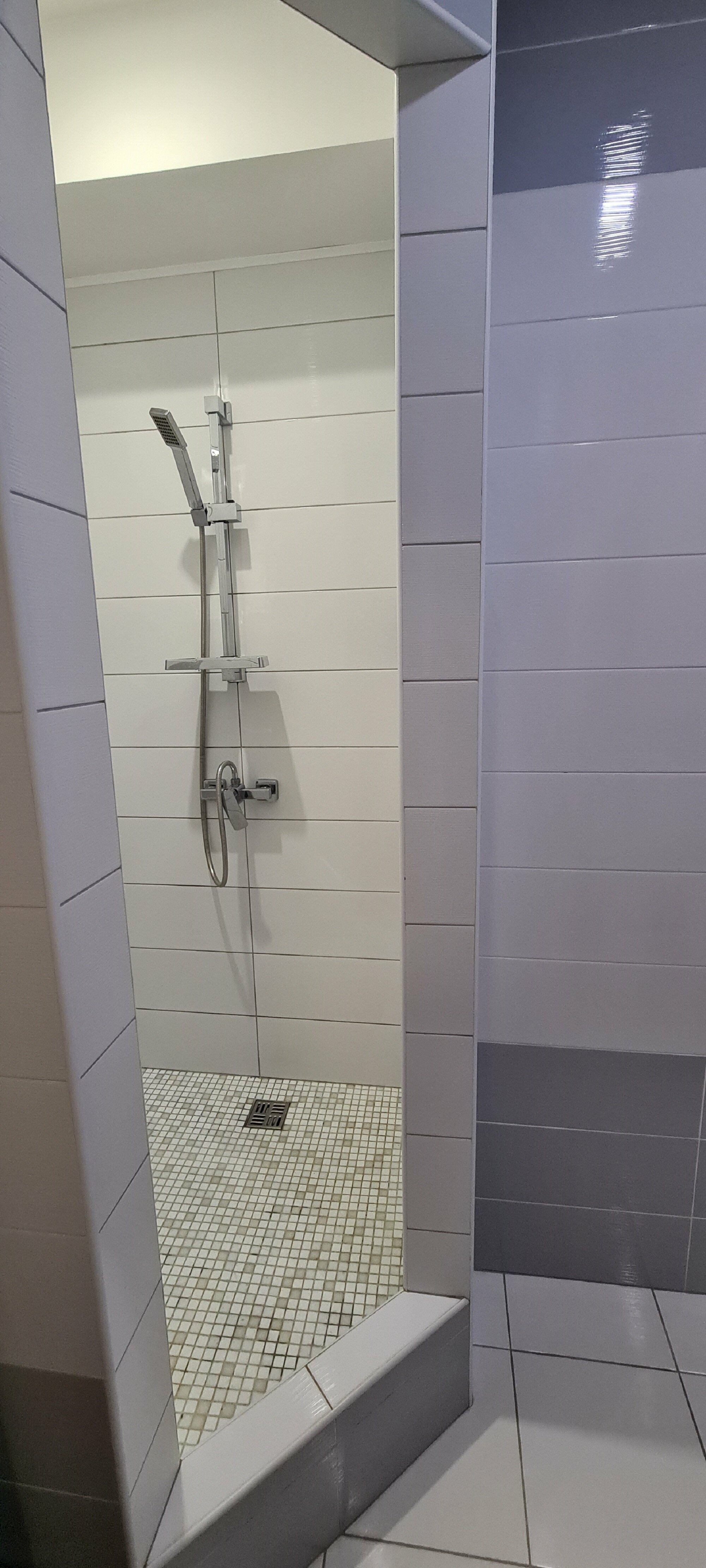 Стандарт "Фиолетовый" с  балконом с мини-кухней и с двуспальной кроватью