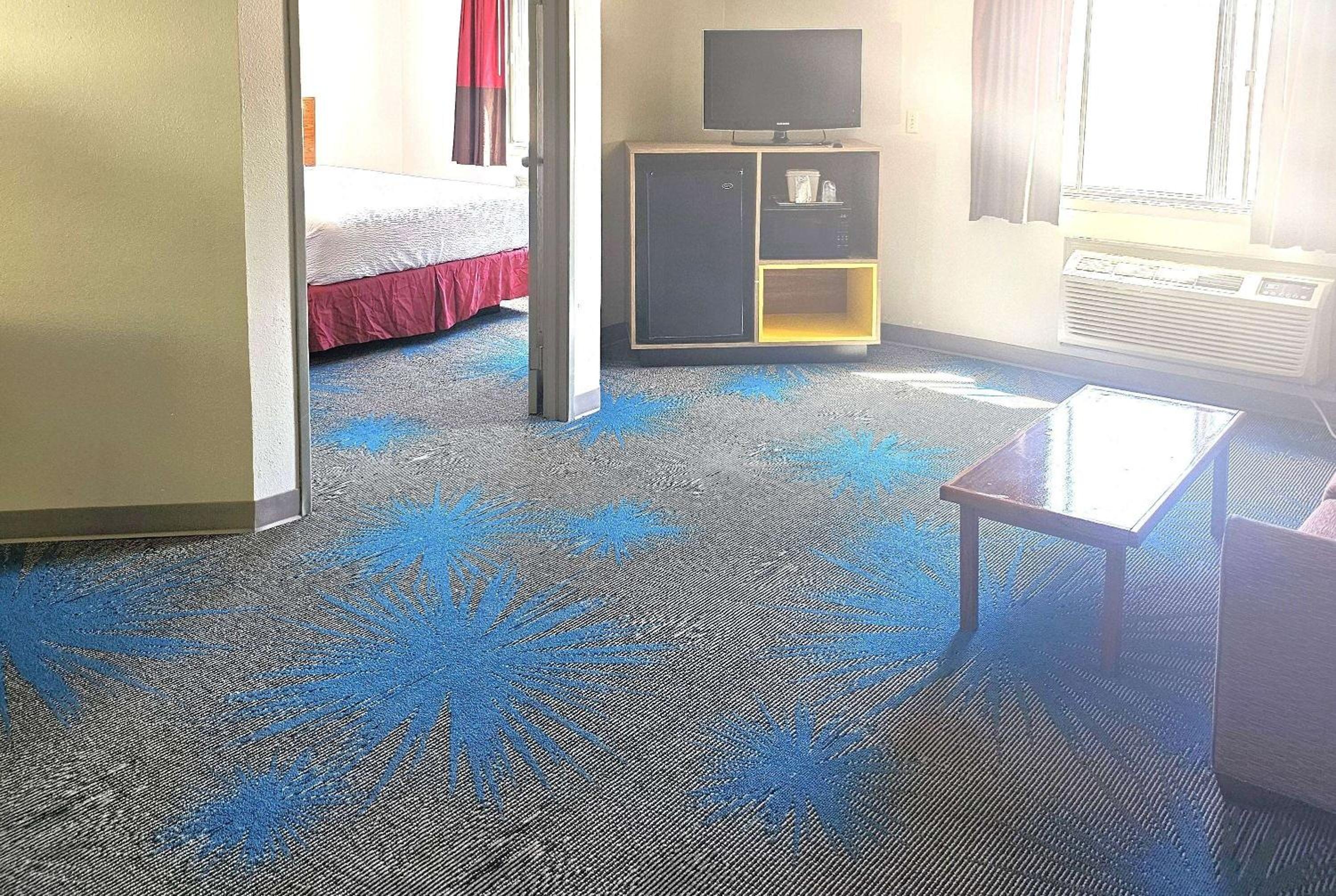 Deluxe Queen Suite with Two Queen Beds - Non-Smoking