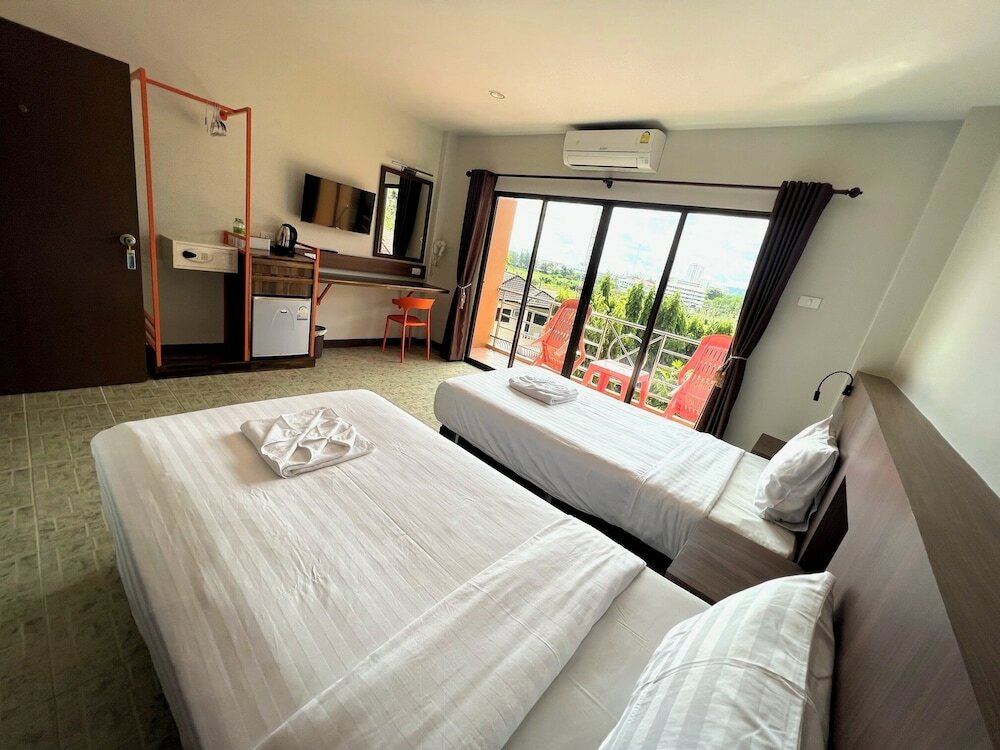 Twin Room, 2 Twin Beds, Balcony, Pool View