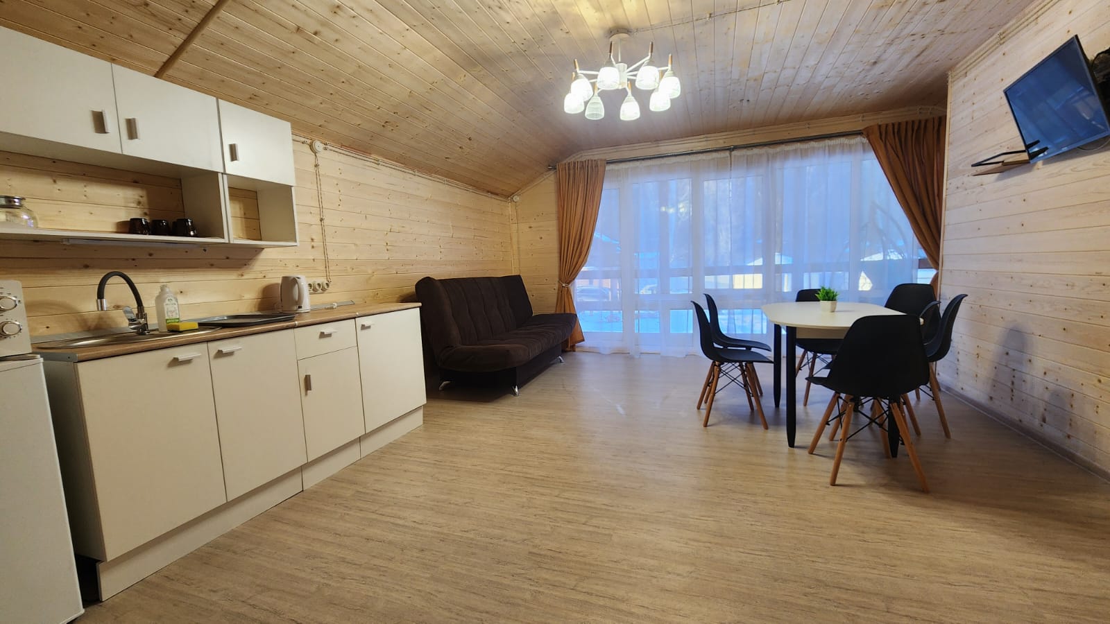 Коттедж с видом на лес