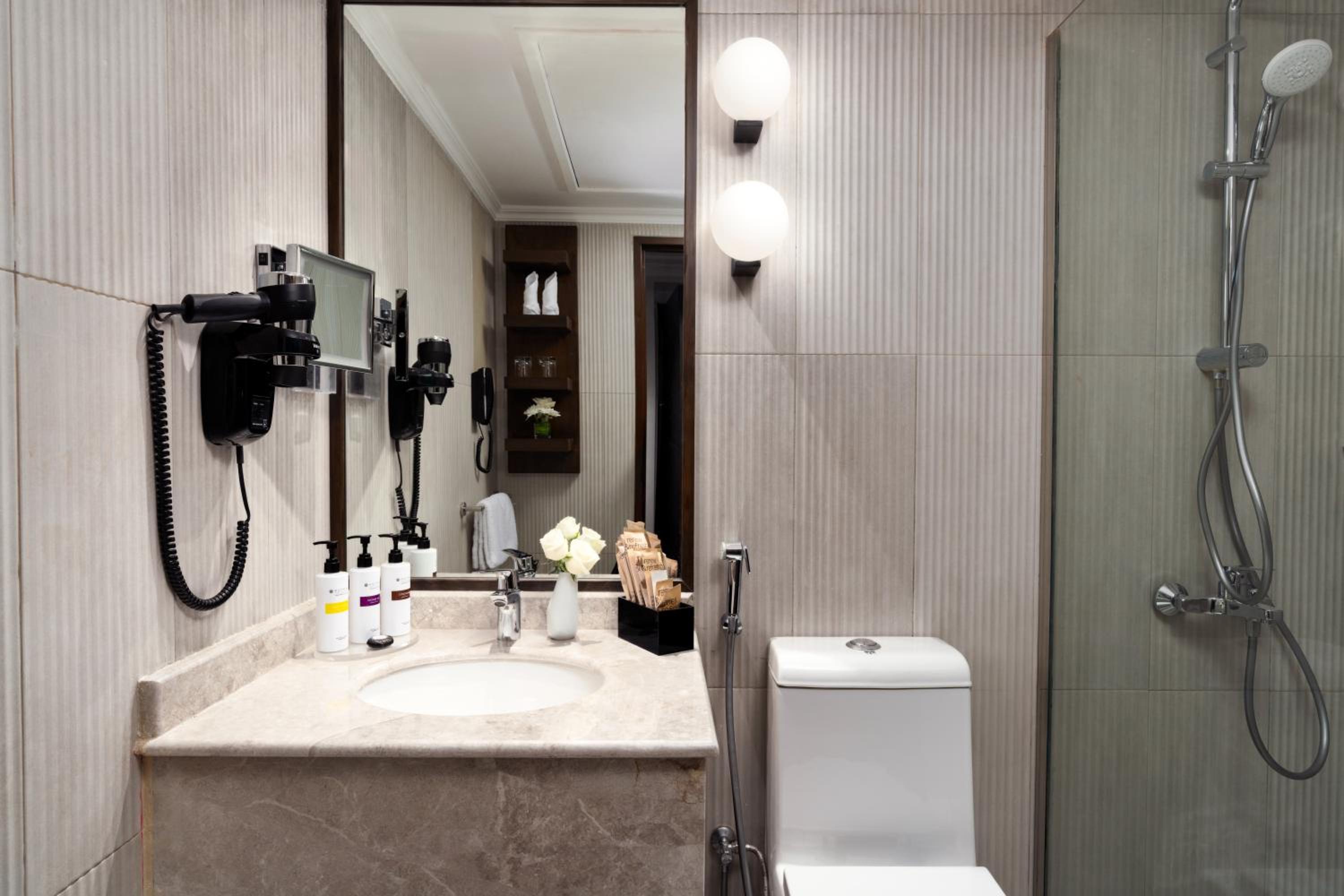 Deluxe Junior Suite with City View
