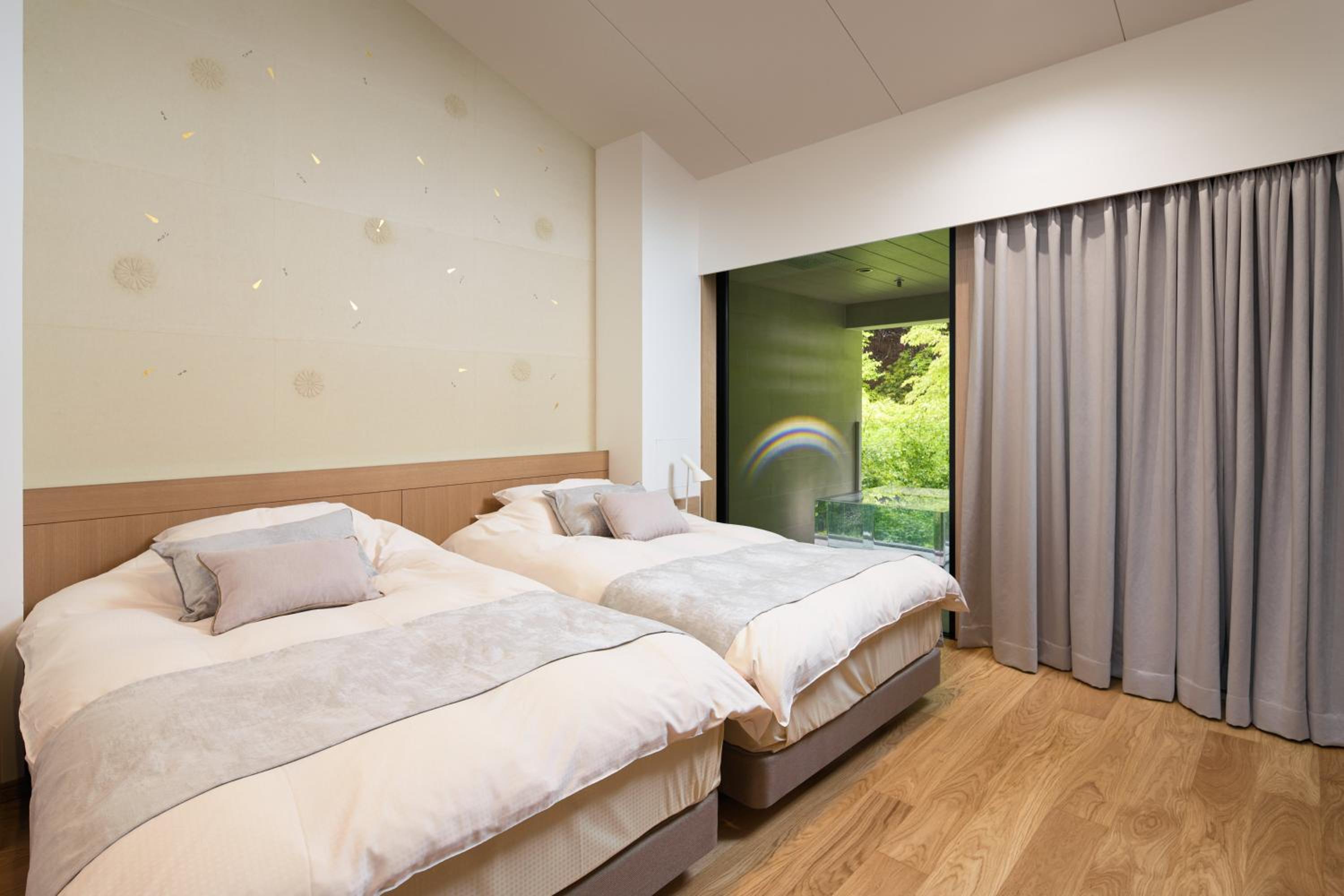 Japanese-Style Modern Art Suite Room with Open-Air Hot Spring Bath【Kohoo】