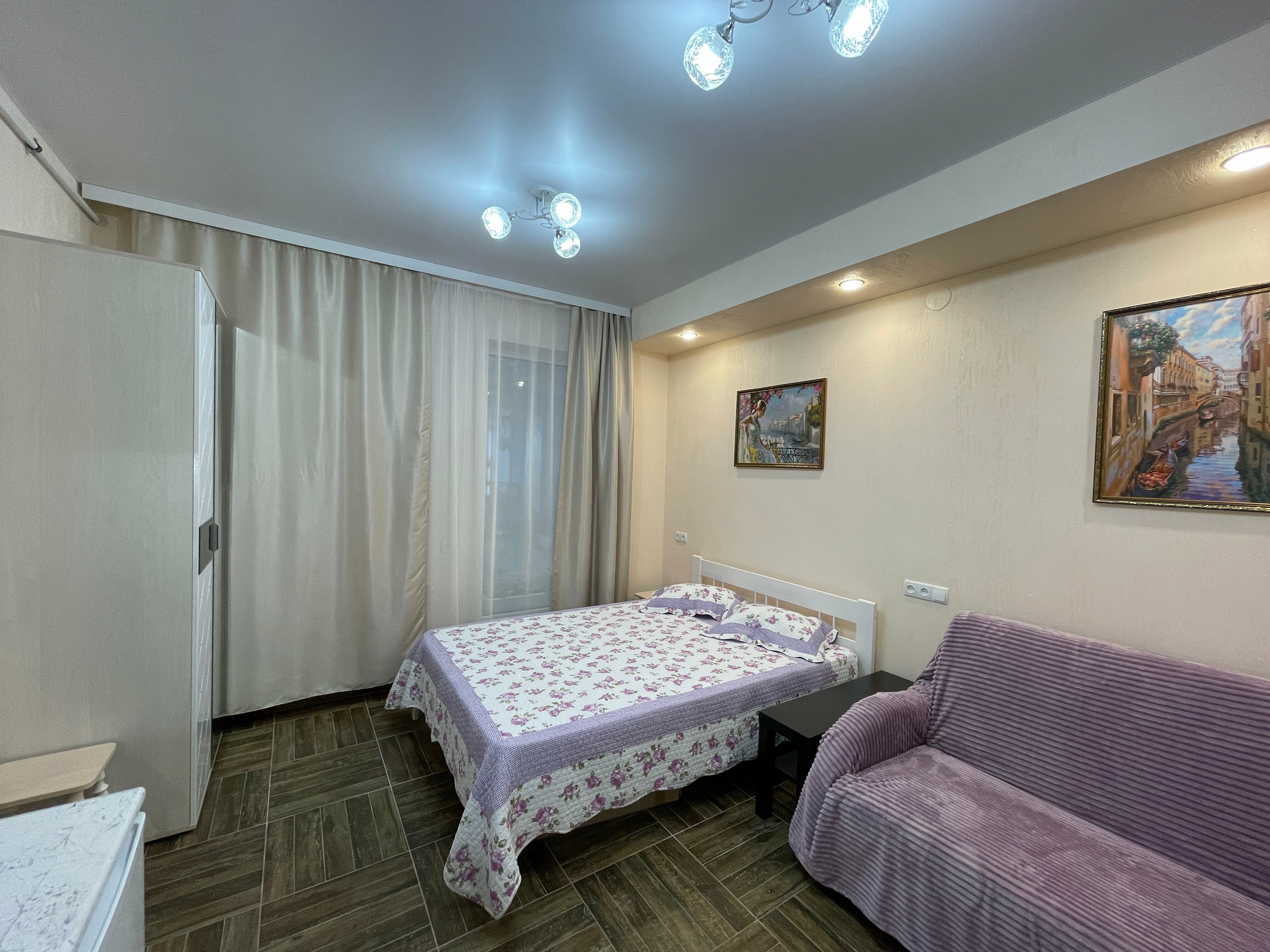 апартаменты - студия с видом на двор