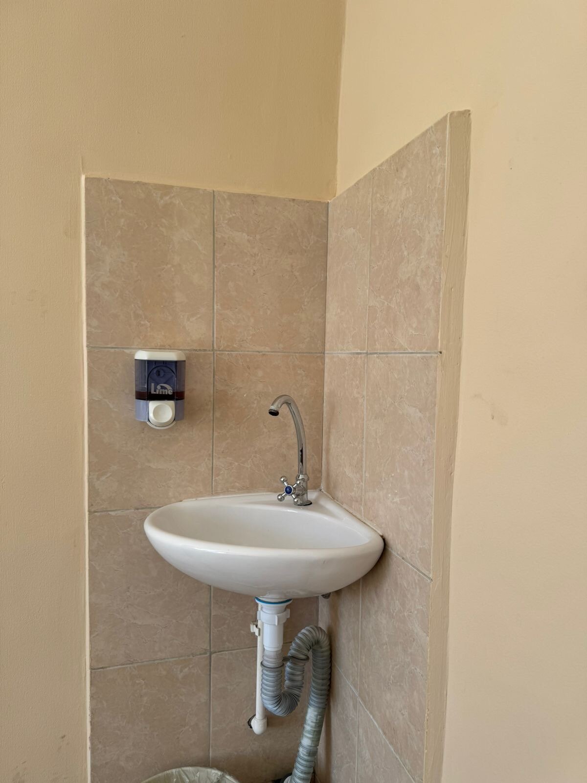 Двухместный номер с удобствами на этаже