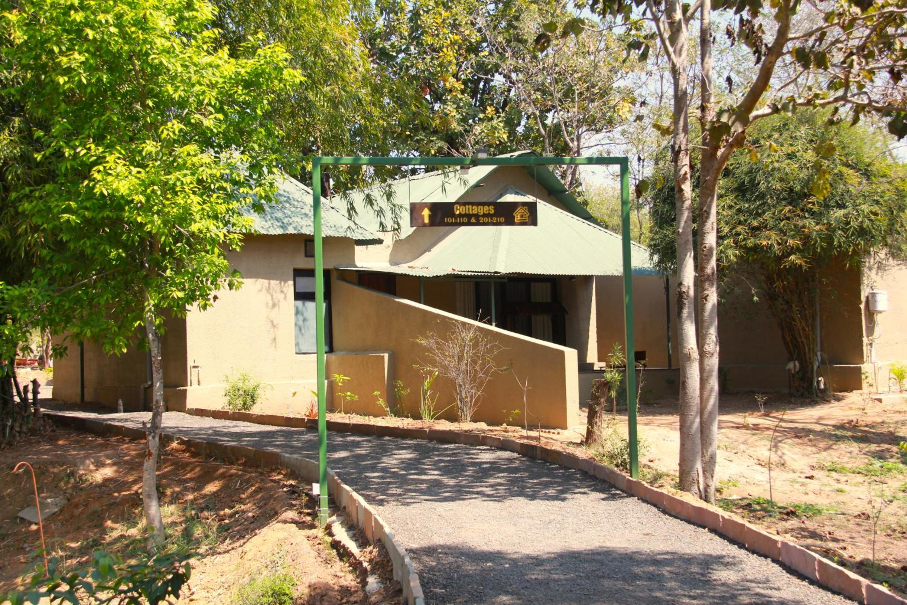 Cottage with Private sit-out