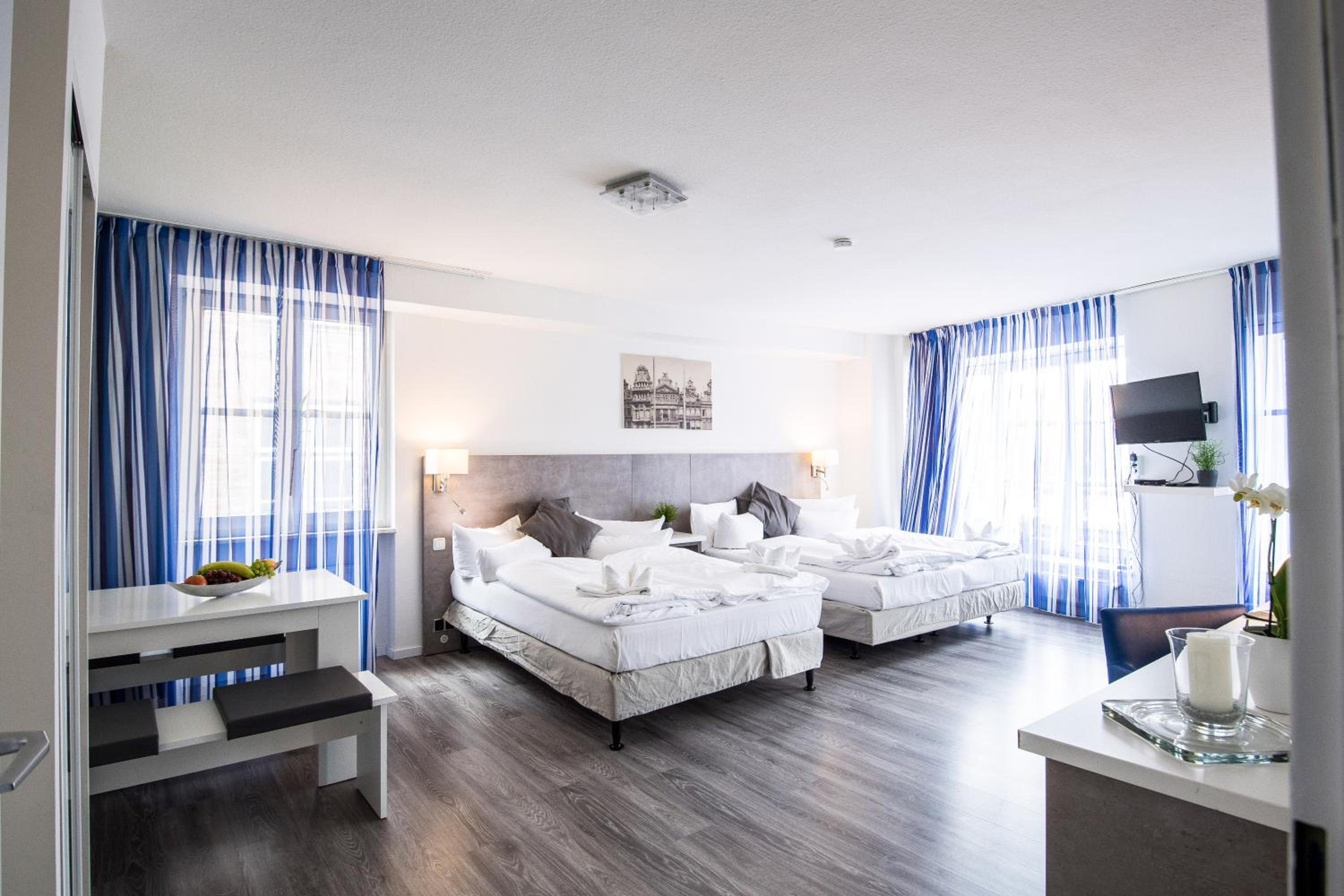 Apartment with Water View