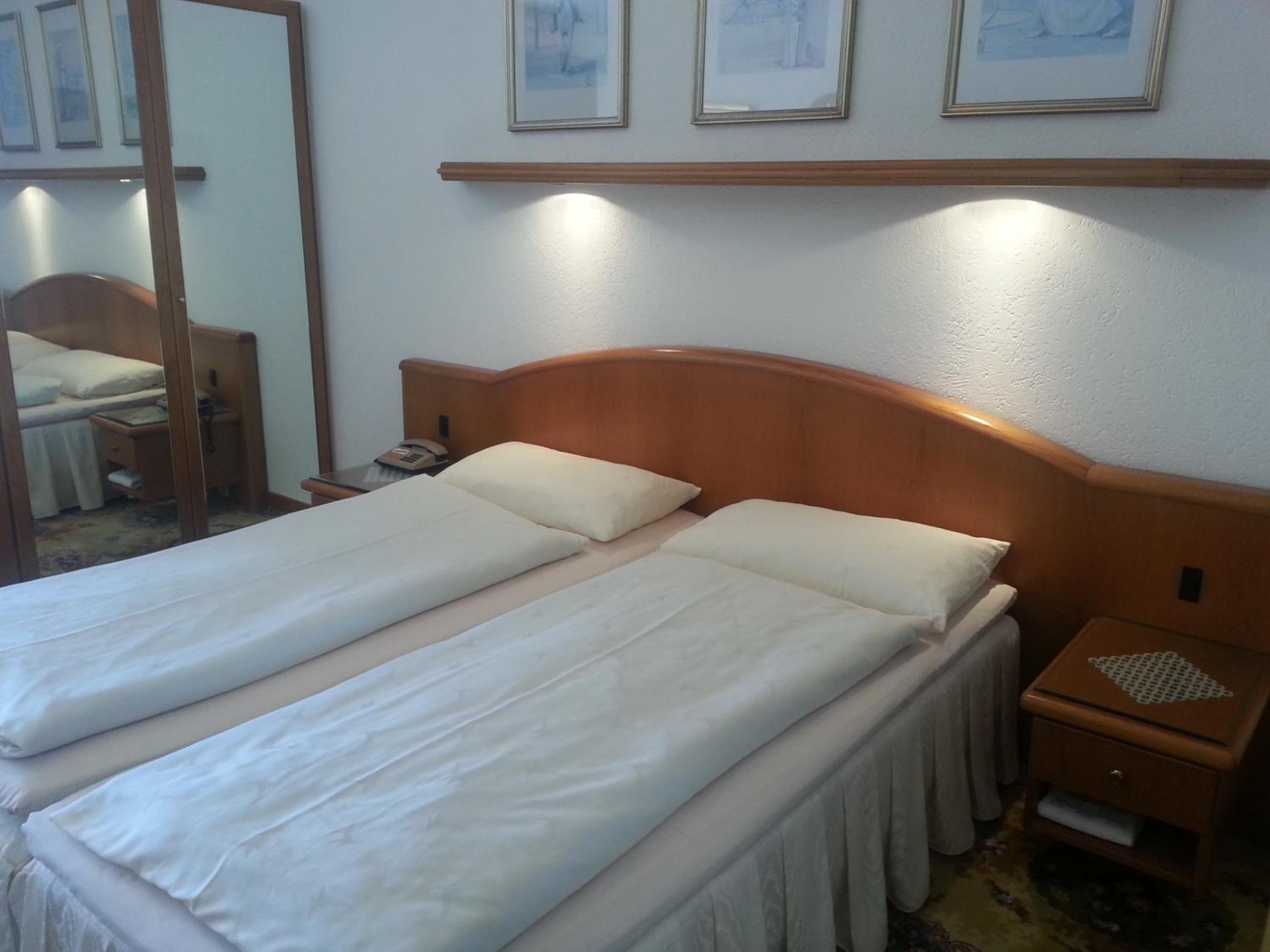 Junior Suite with Lake View and Balcony