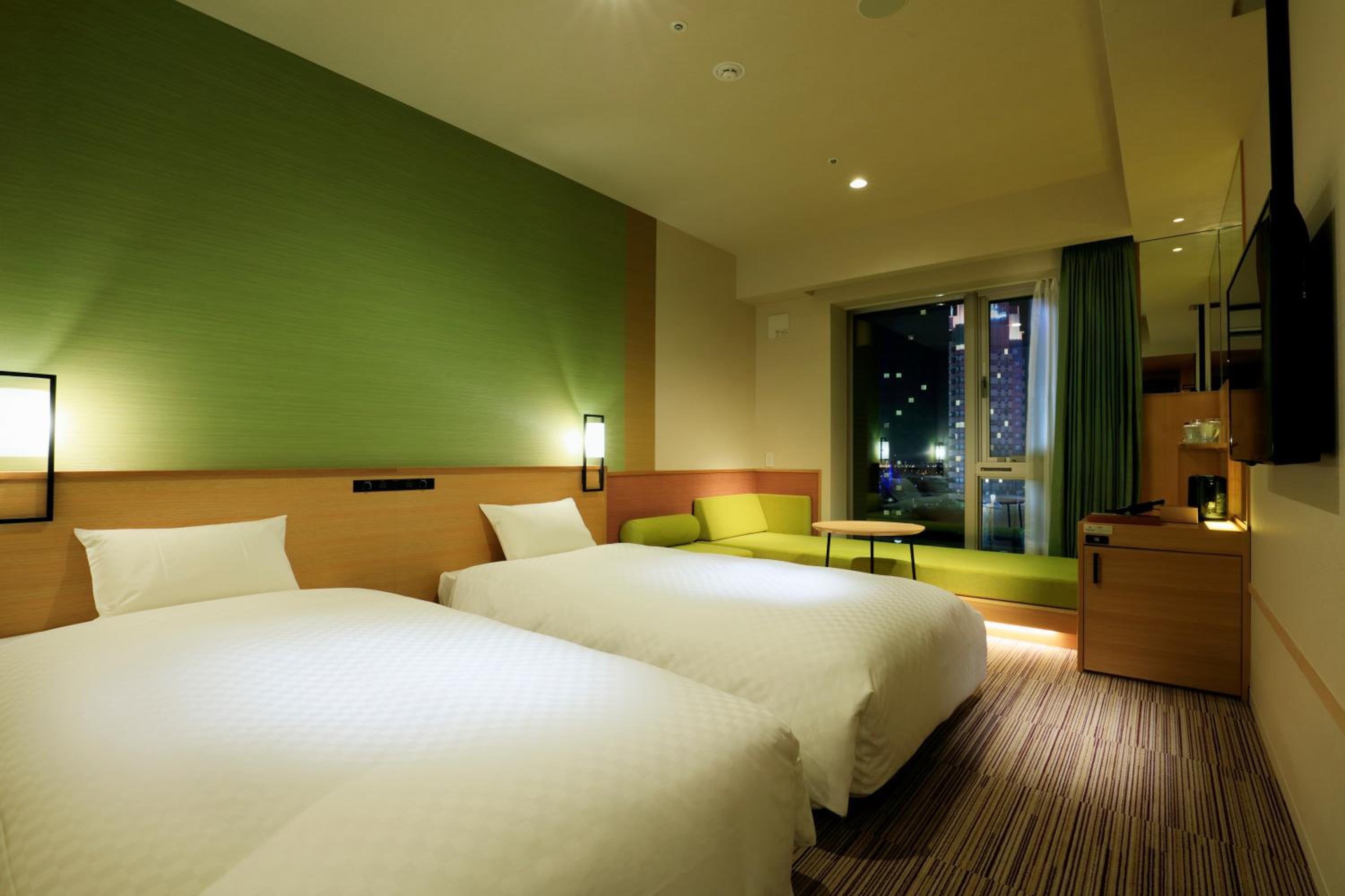 Standard Twin Room - High Floor - Non-Smoking