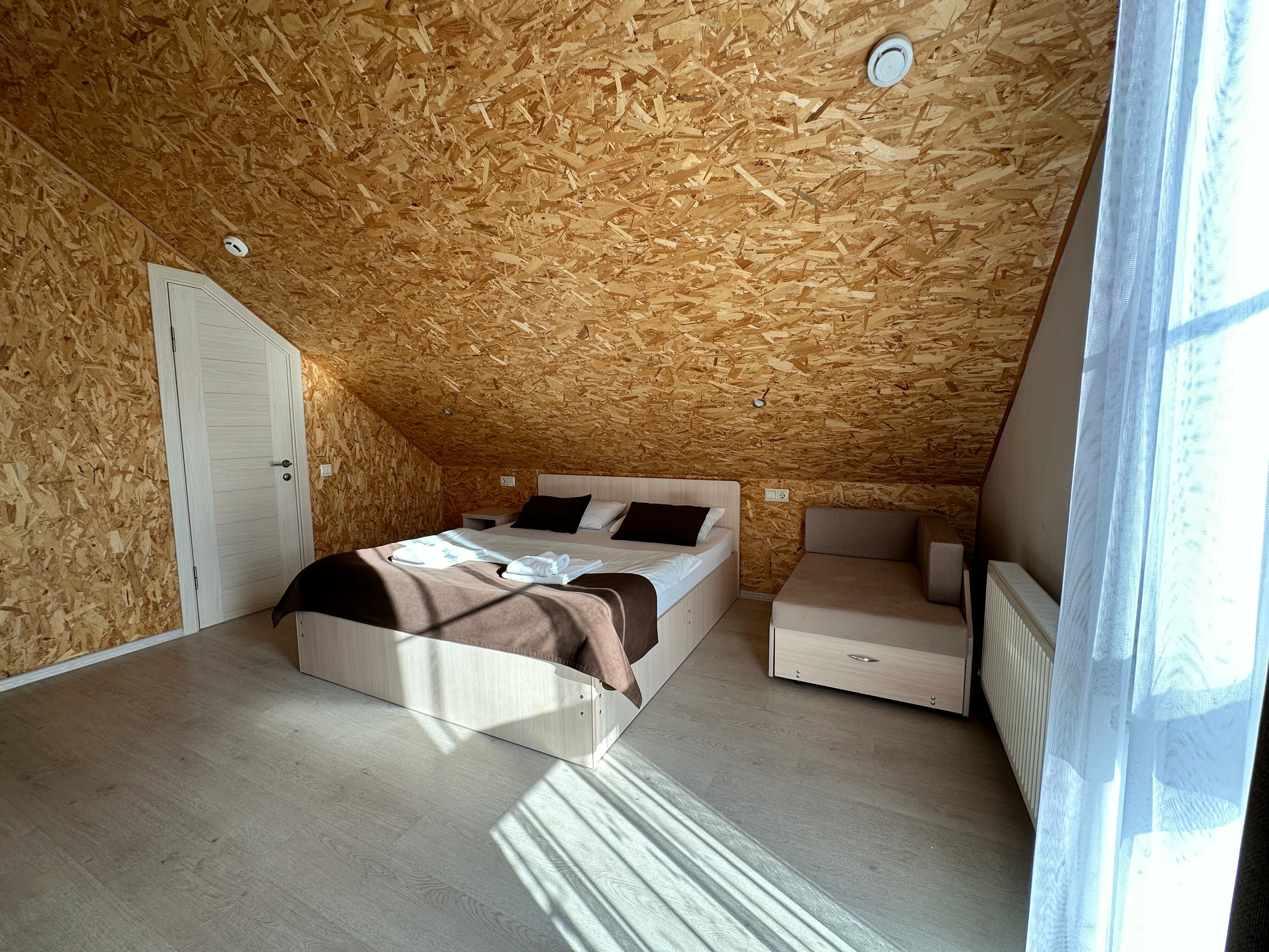 Трехместный номер Мансарда