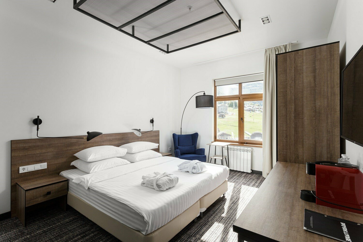 Superior (1 большая кровать, душ)