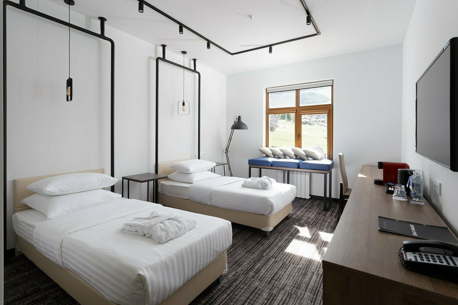 Superior (2 раздельные кровати, душ)