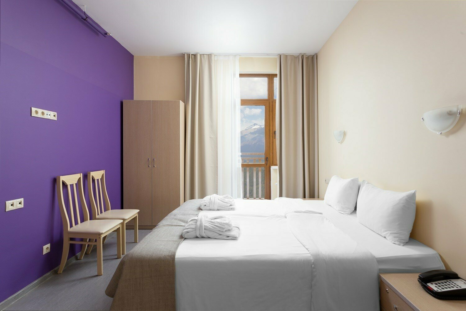 Двухкомнатный с балконом