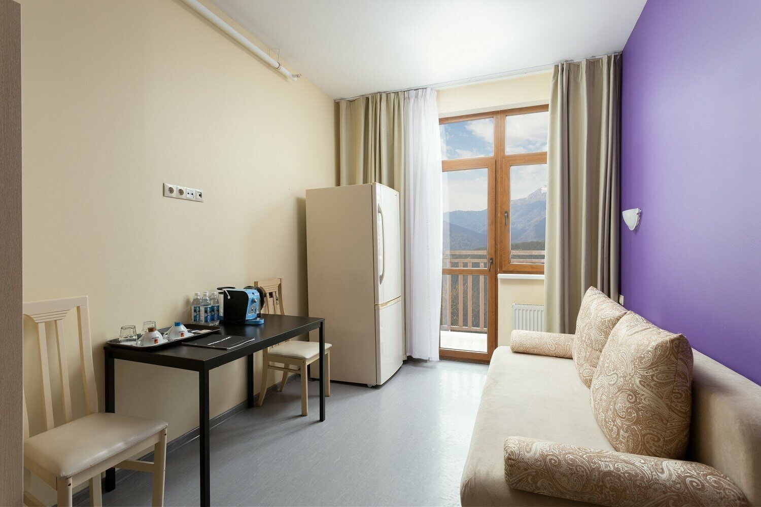 Двухкомнатный с балконом