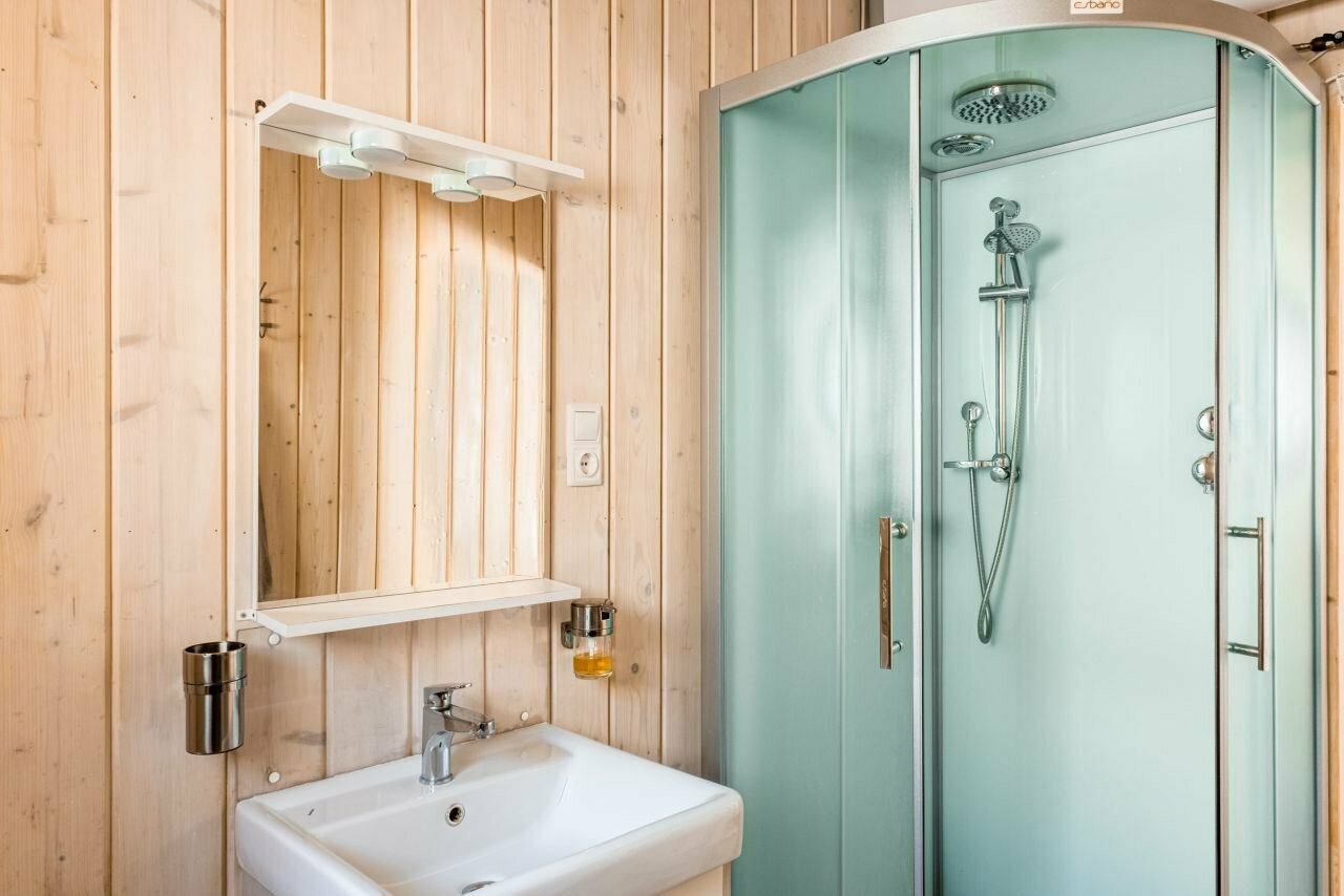 Cемейный номер с собственной ванной комнатой