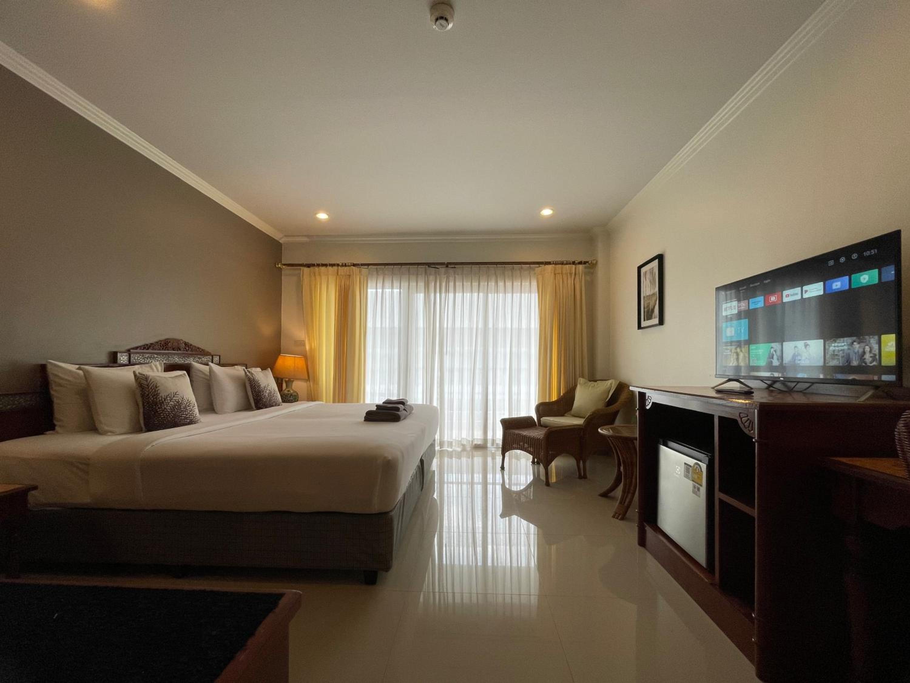 Deluxe Double Room with Balcony
