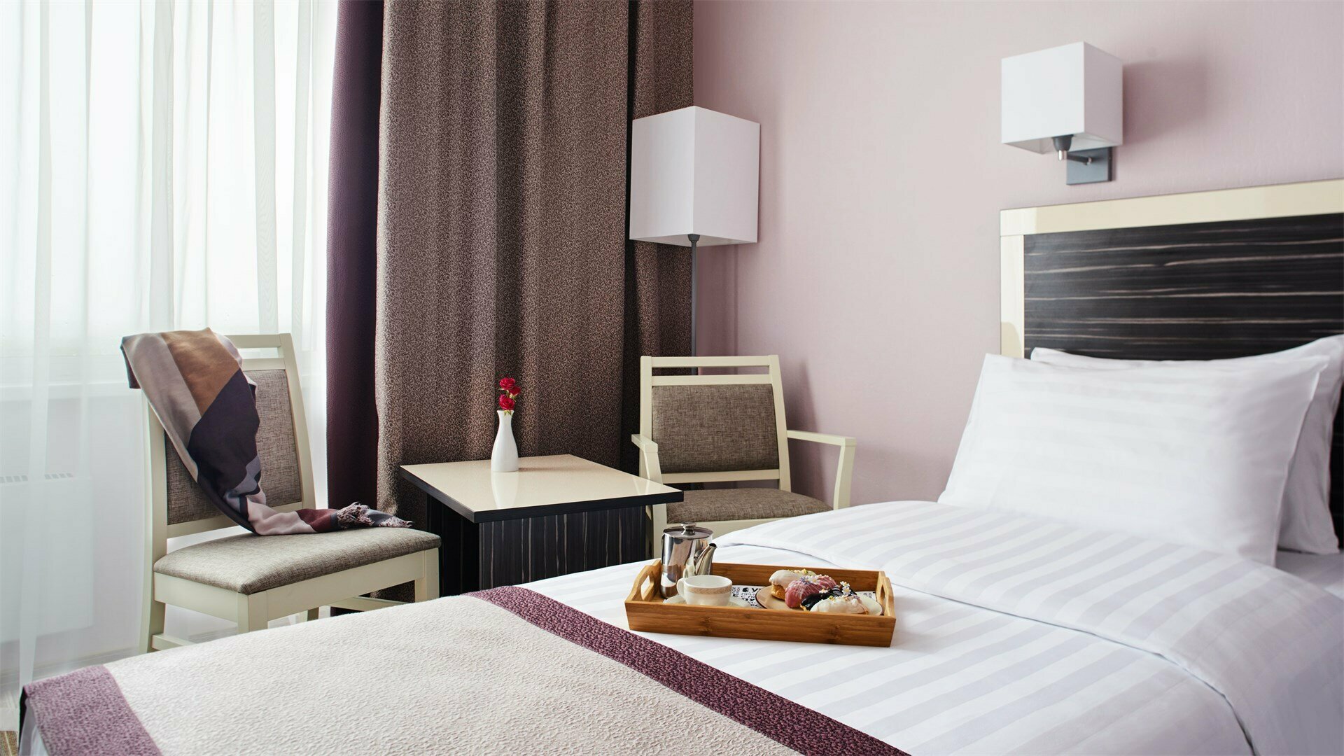 (ИЗМАЙЛОВО ОТЕЛЬ ДЕЛЬТА 4*) -ПЕРВЫЙ КЛАСС С ДВУМЯ КРОВАТЯМИ