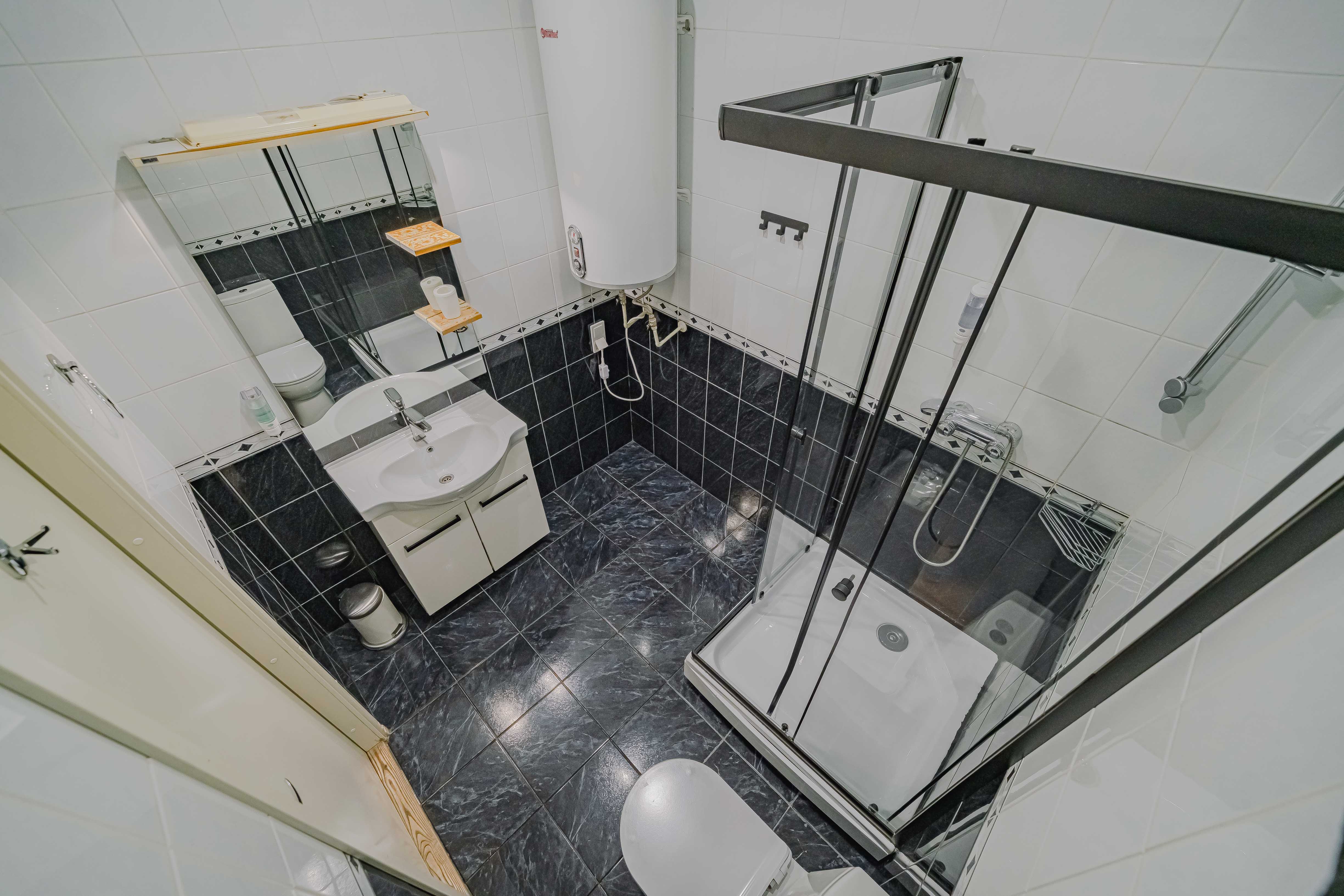 Двухкомнатные апартаменты со своим санузлом и видом на Невский проспект