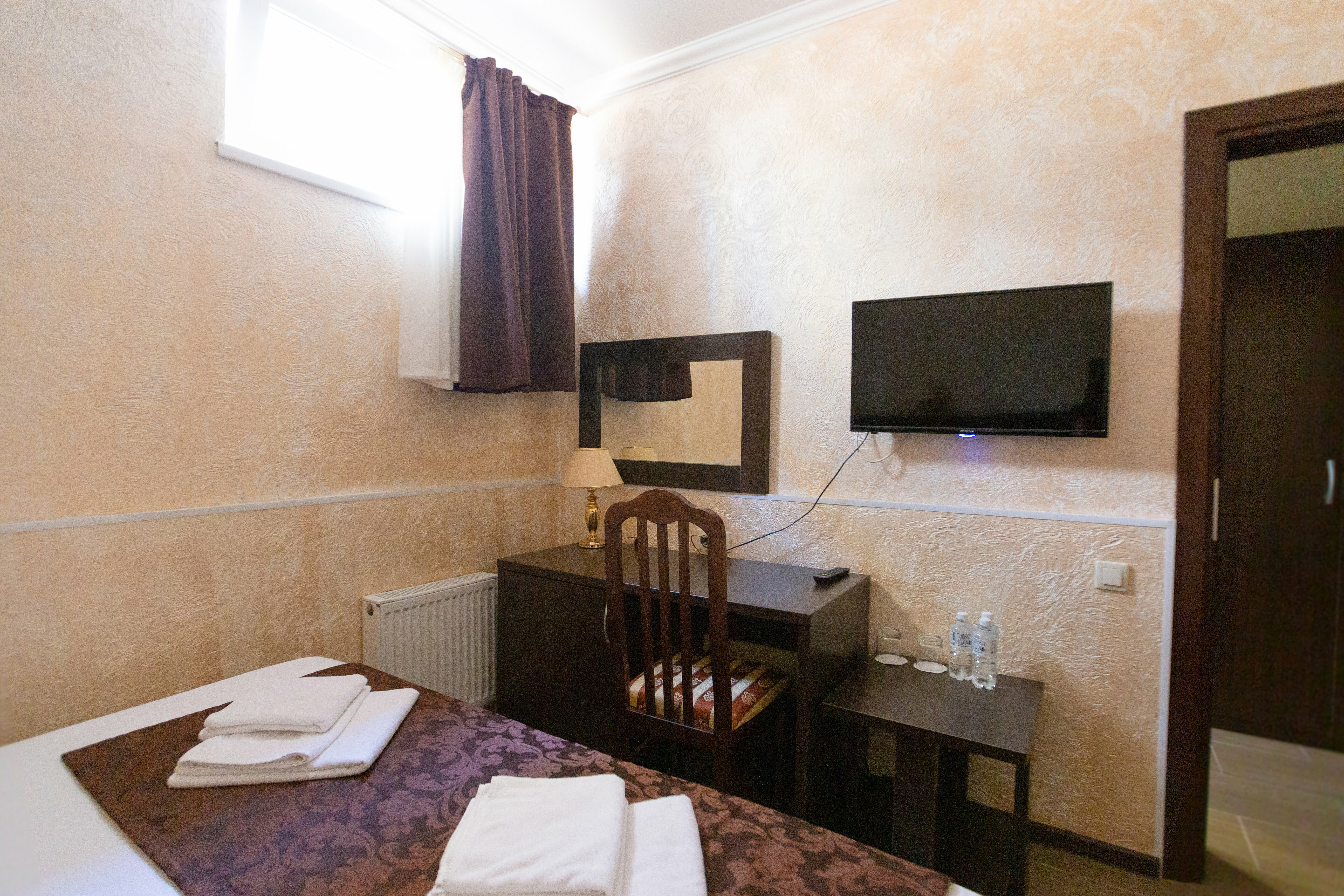 Семейный двухкомнатный на цокольном этаже