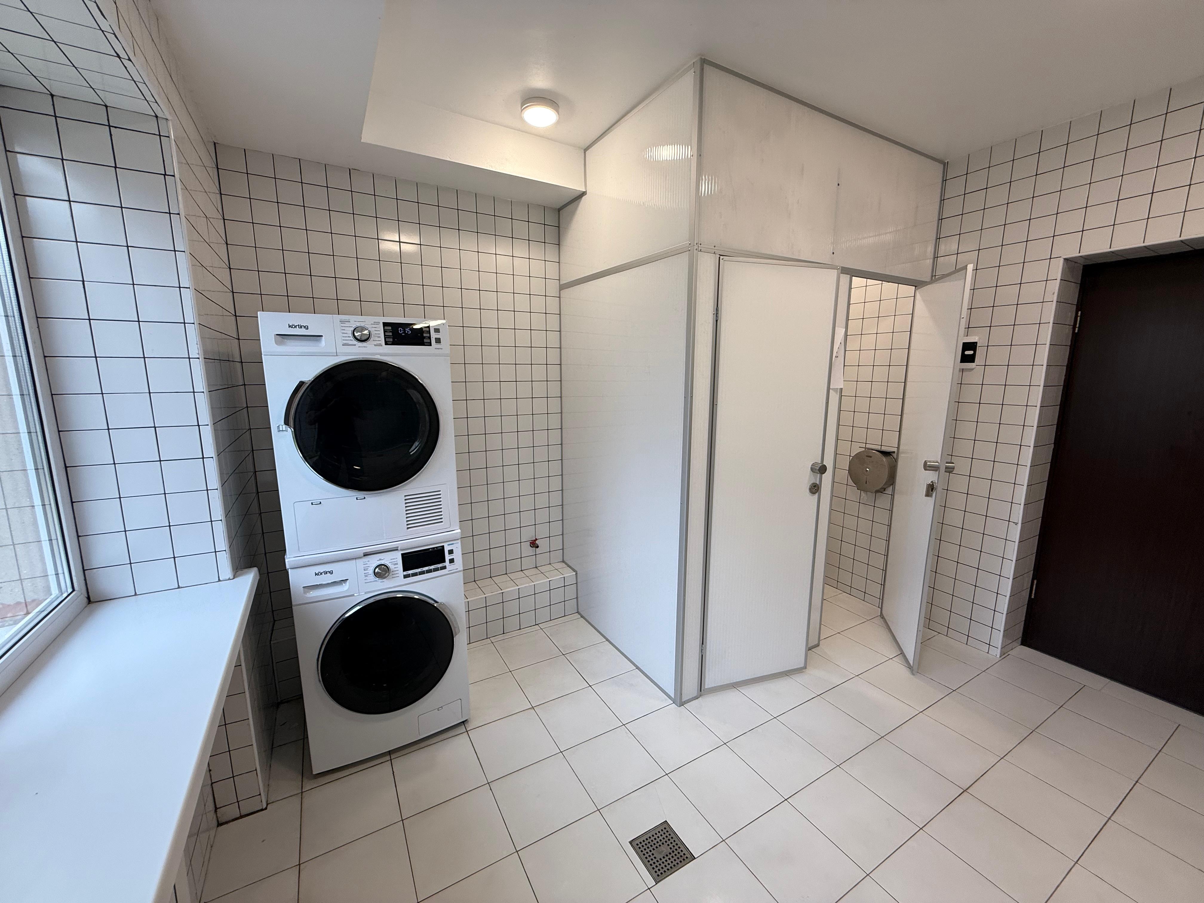 Общий номер для мужчин с 6 кроватями