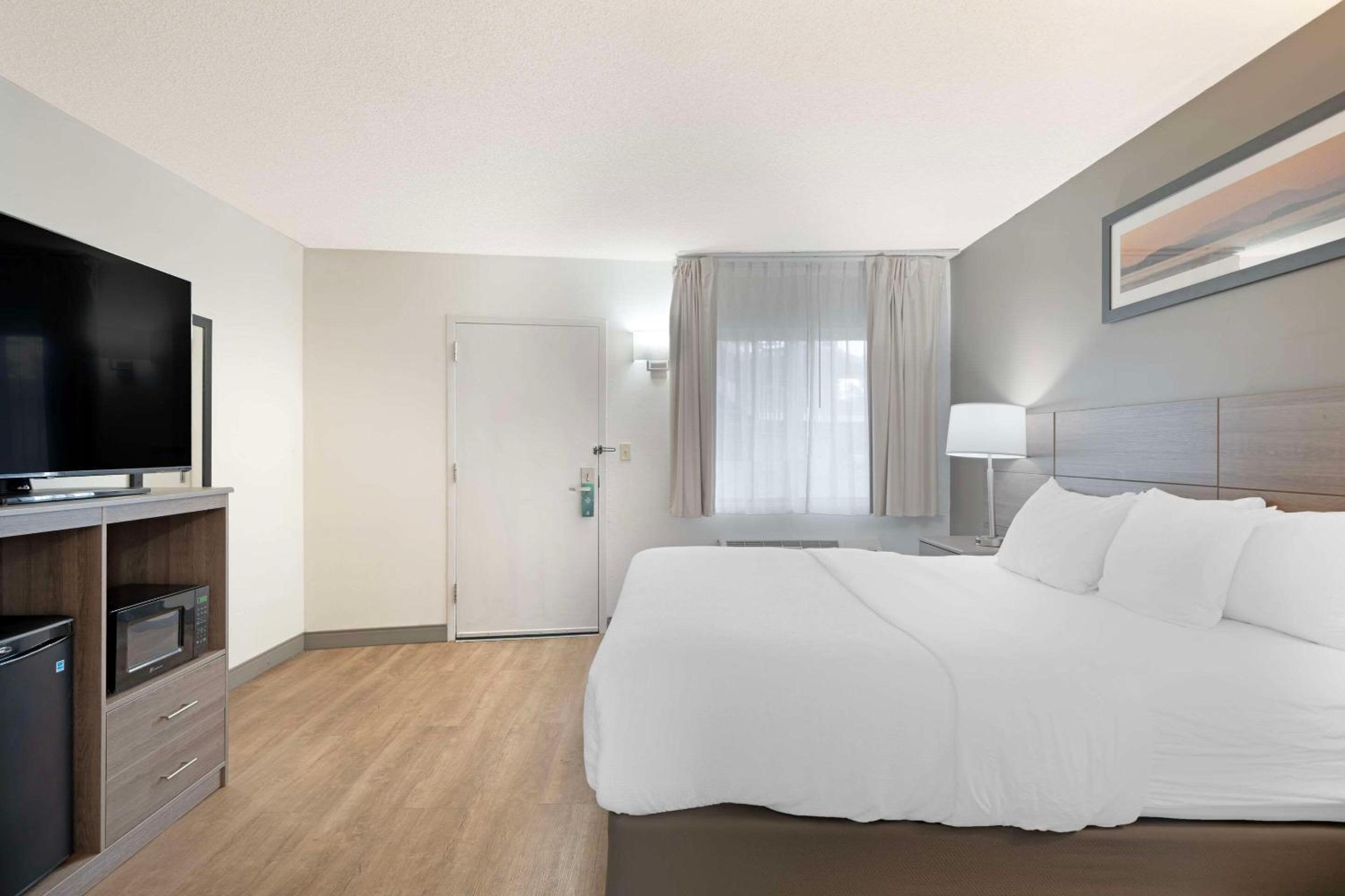 King Room - Non-Smoking