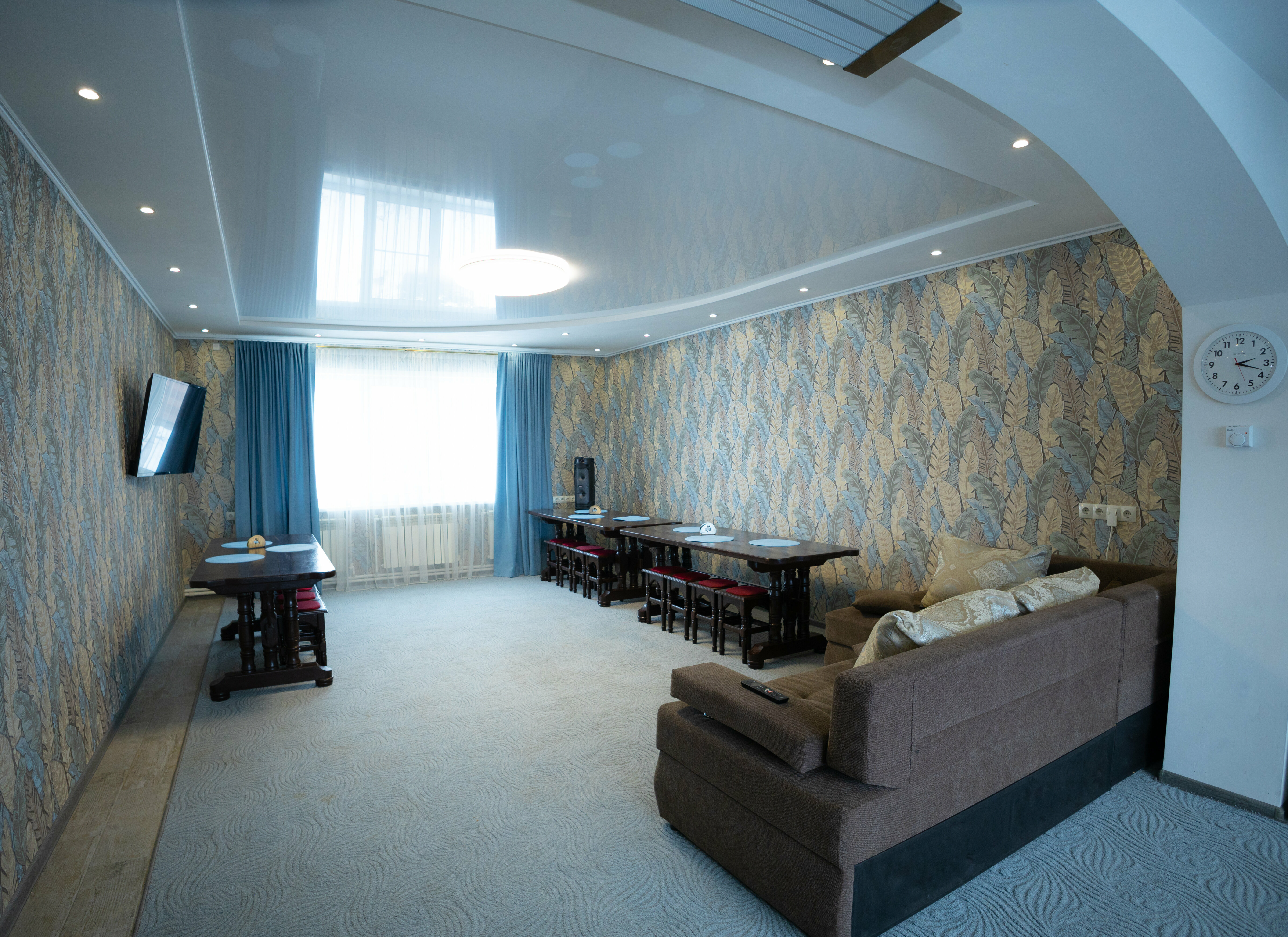 Коттедж с балконом