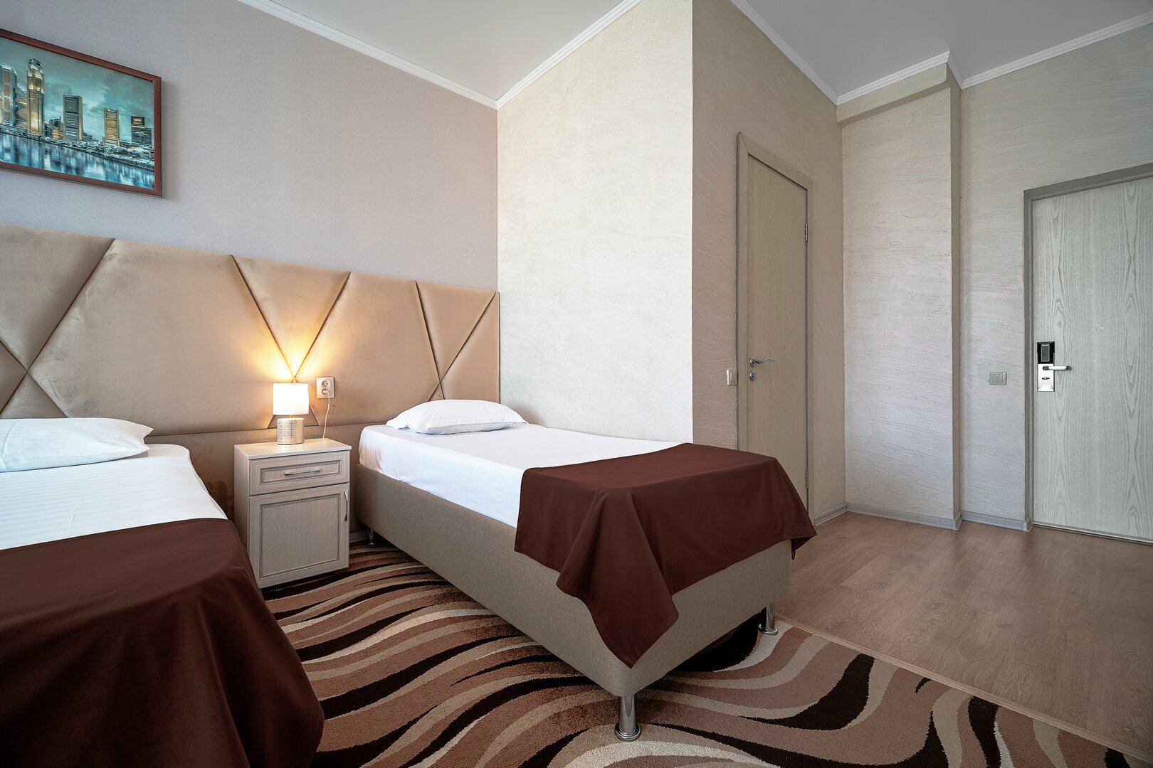 Джуниор Сюит