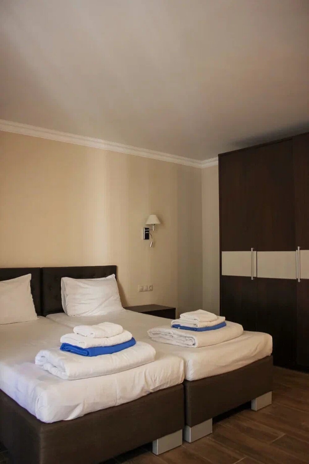 Стандарт улучшенный двухместный с балконом (вид на парк)