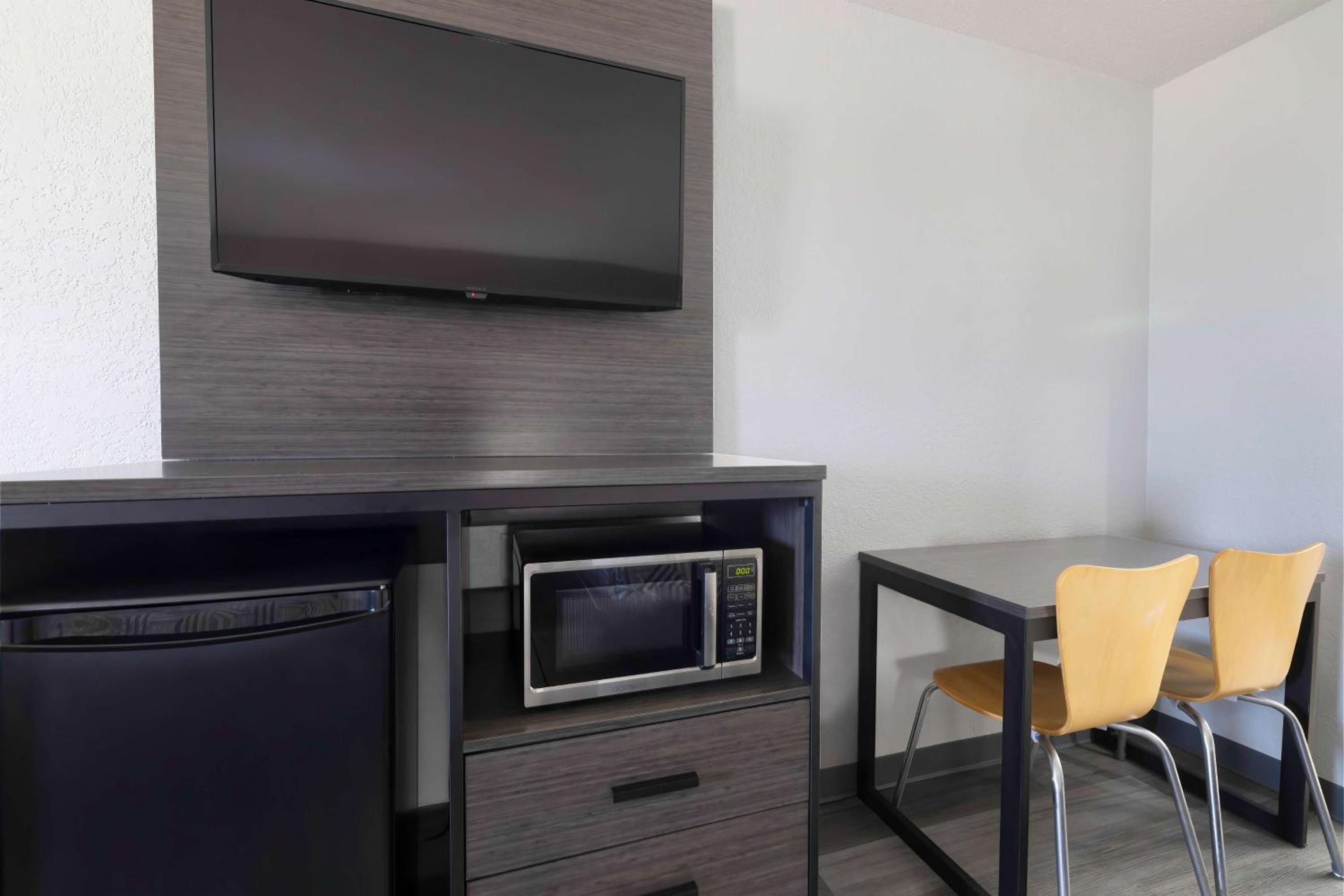 King Room - Non-Smoking