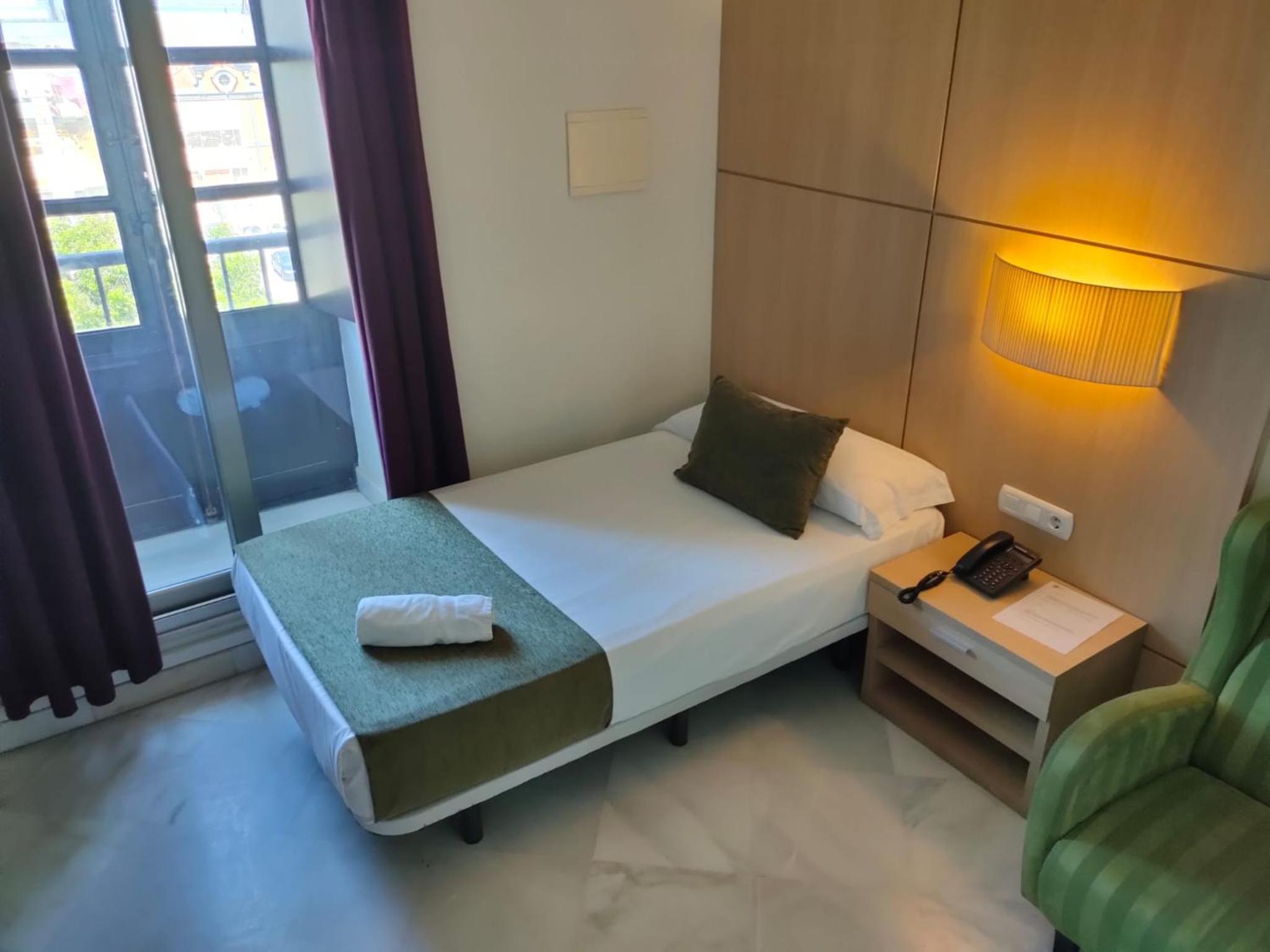 Standard Single Room