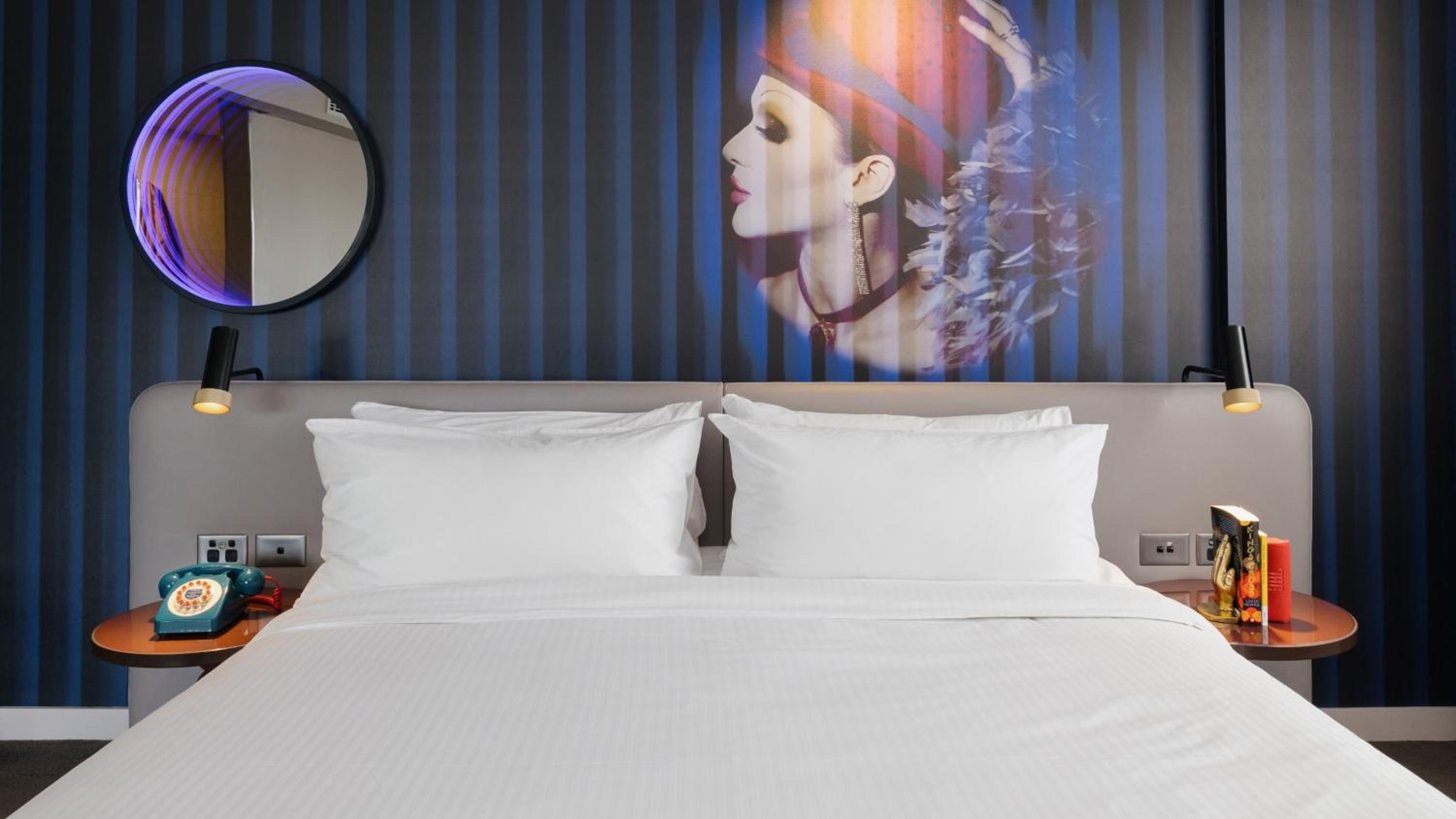 Standard King Room with Harbor View