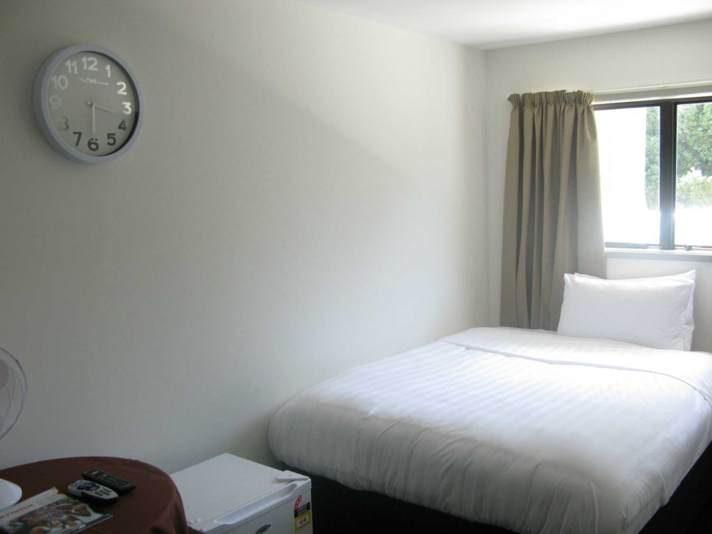 Budget Double Room with Shared Bathroom