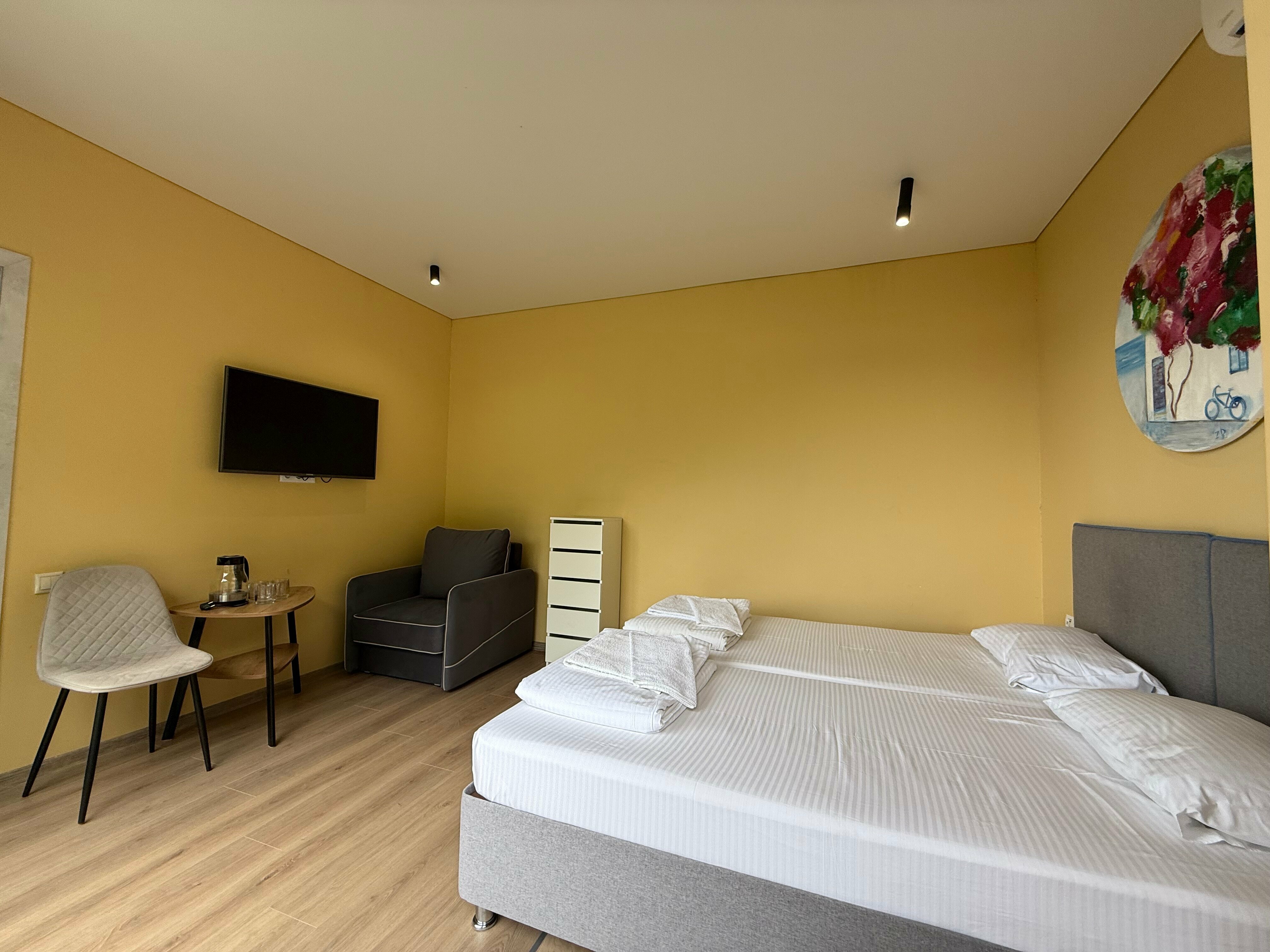 Стандарт с боковым видом на море