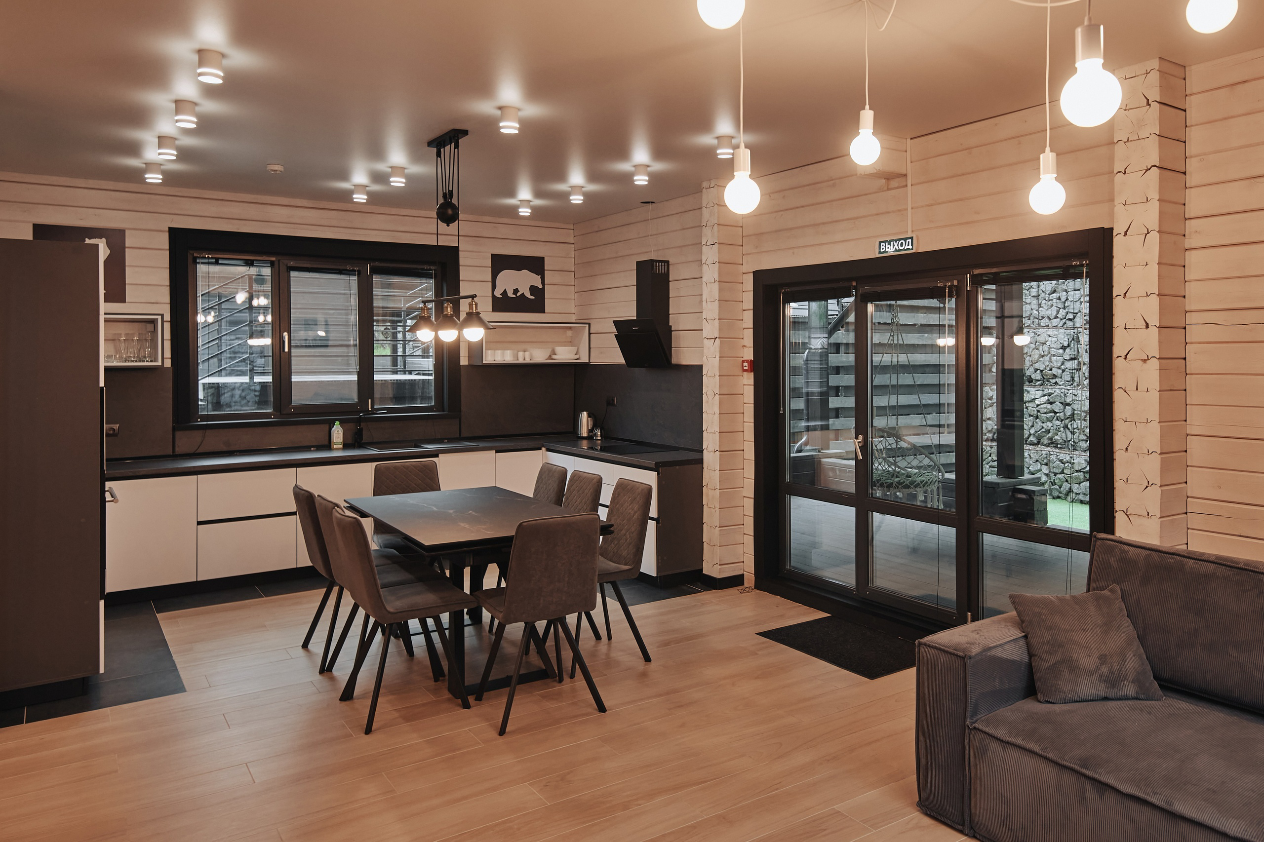 Коттедж с видом на лес