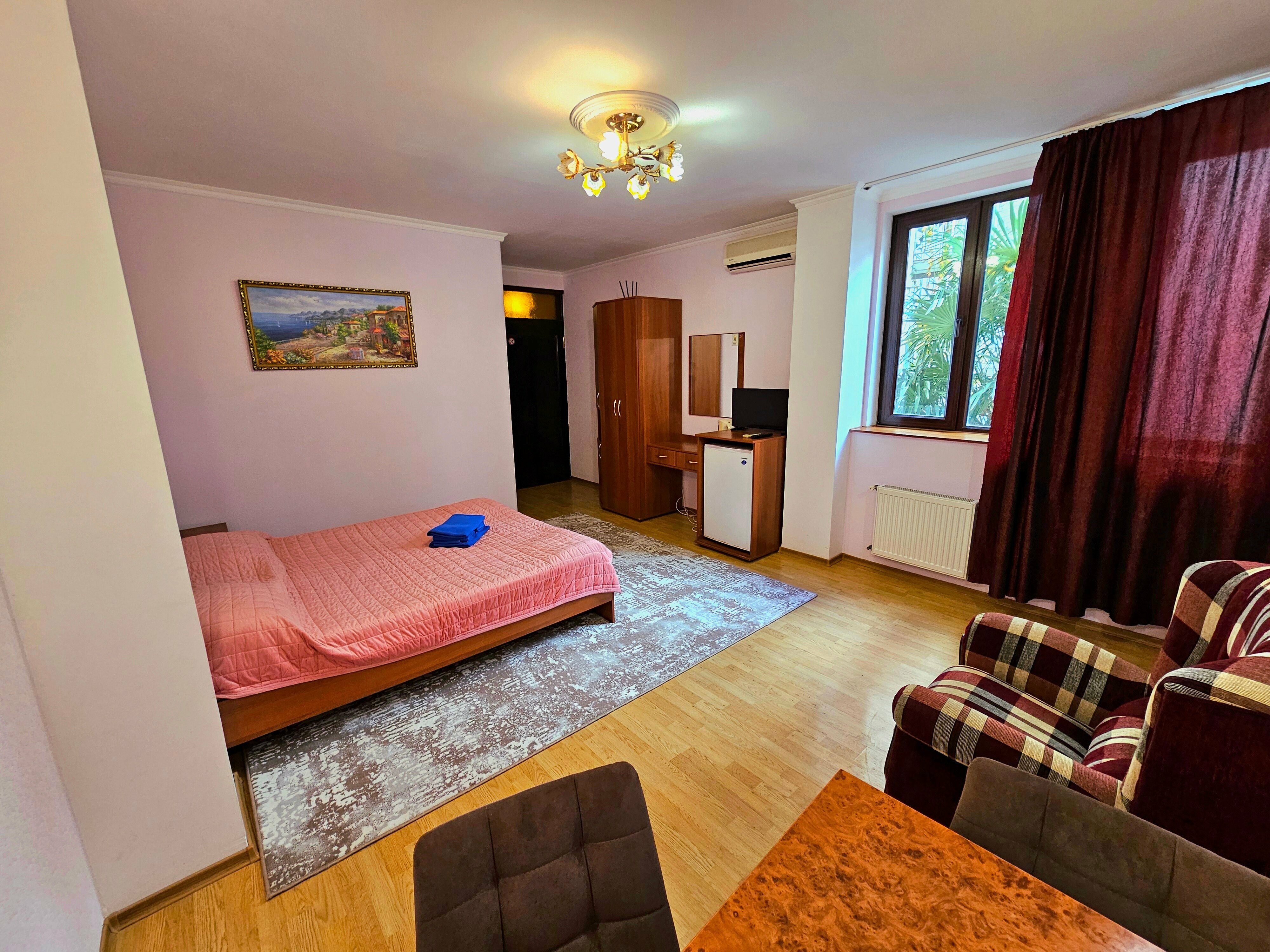 Стандартный двухместный с одной кроватью (без вида на море)