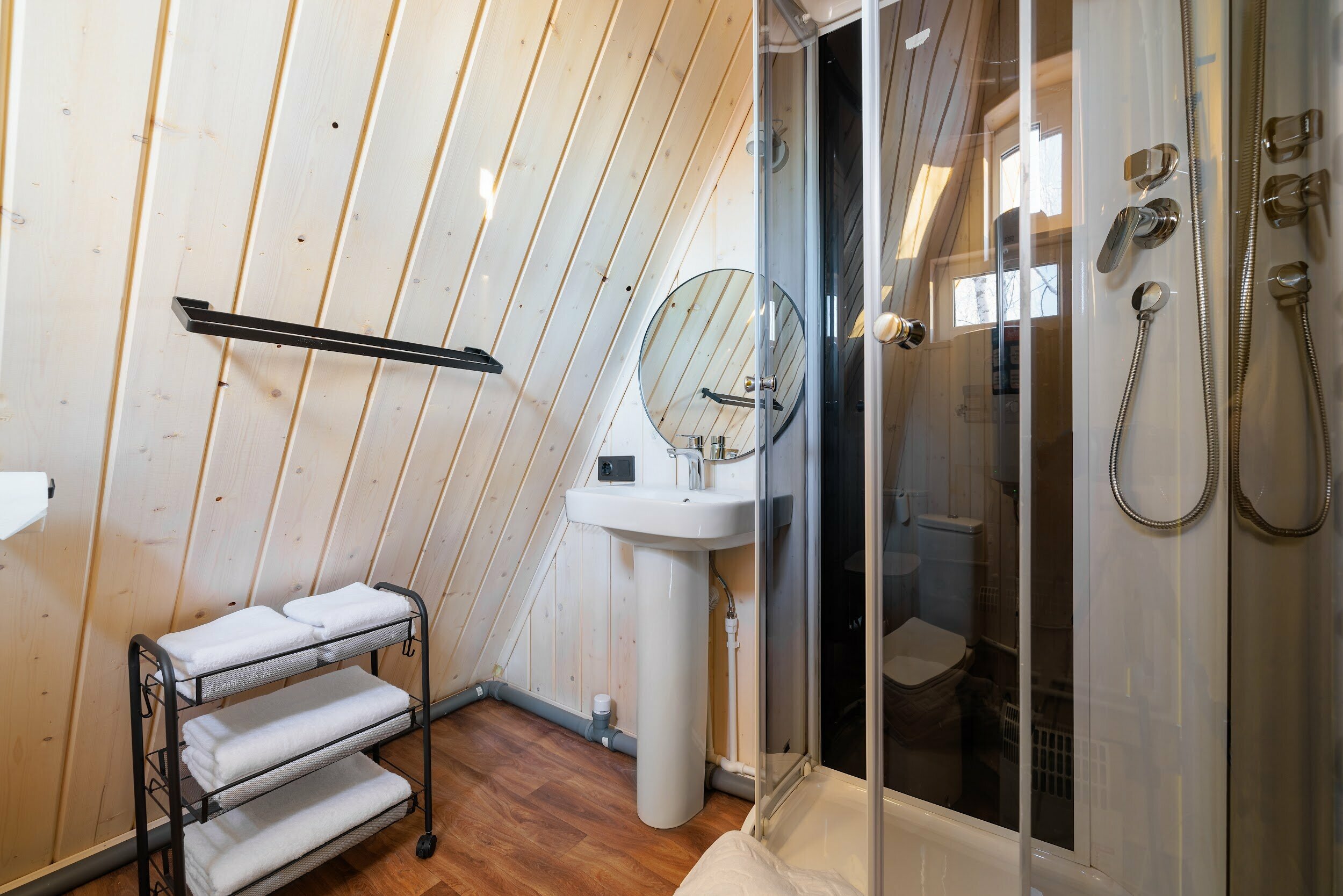 Коттедж 4-местный коттедж с мини-кухней и сауной dogfriendly