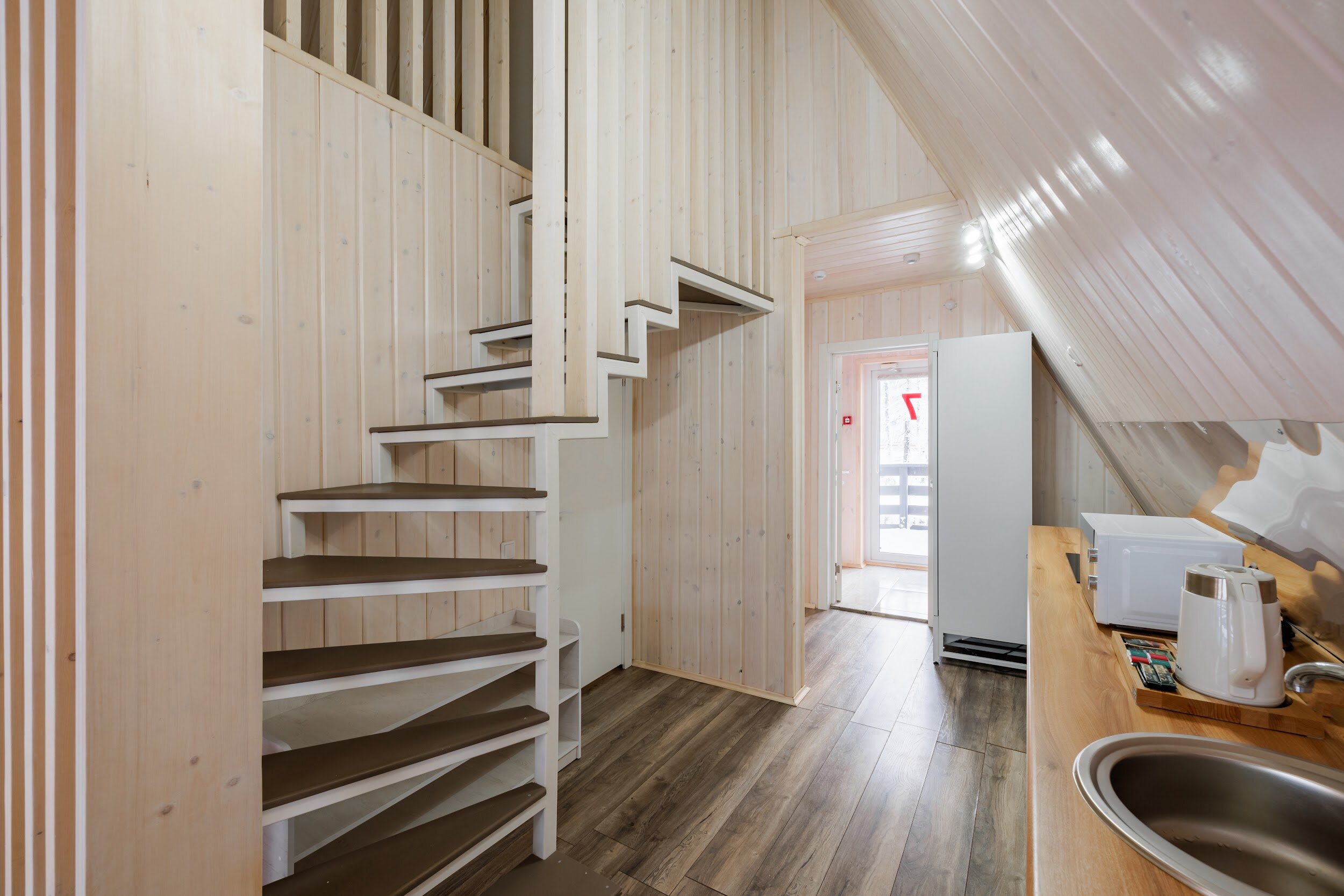 Коттедж 8-местный коттедж с кухней и сауной