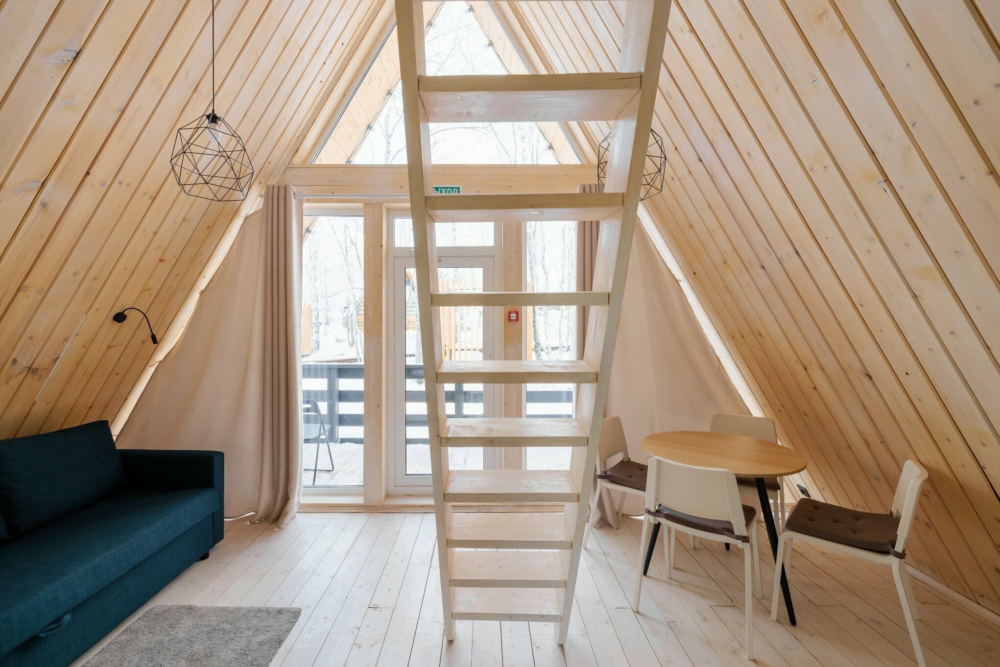 Коттедж 4-местный коттедж с мини-кухней и сауной