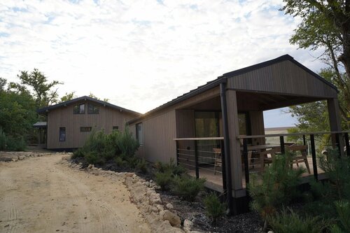 Шестиместный домик с 3 спальнями и сауной в Аршан-глэмпинг