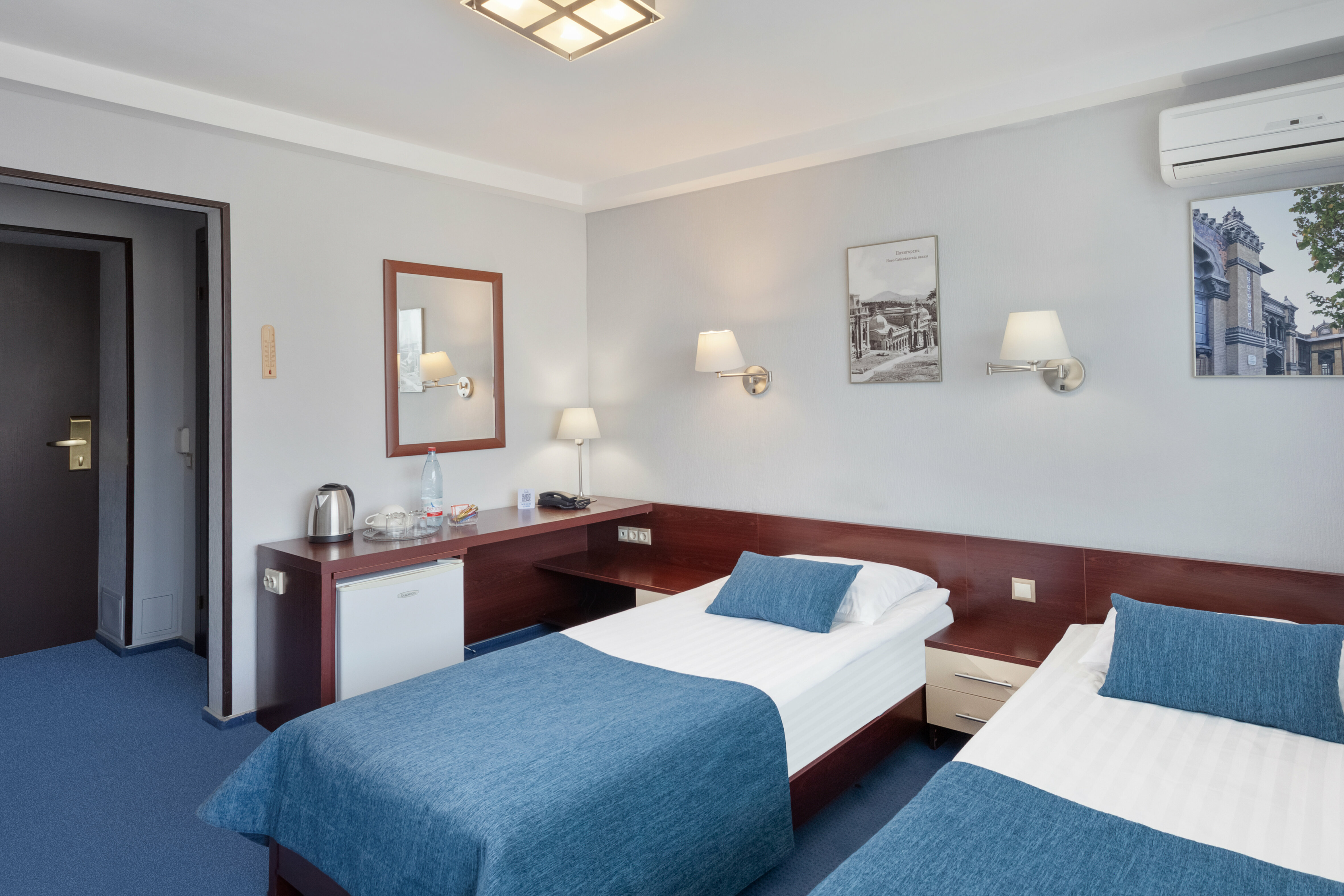 Улучшенный двухместный номер с 2 отдельными кроватями