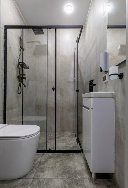 Улучшенный трехместный номер с видом во двор